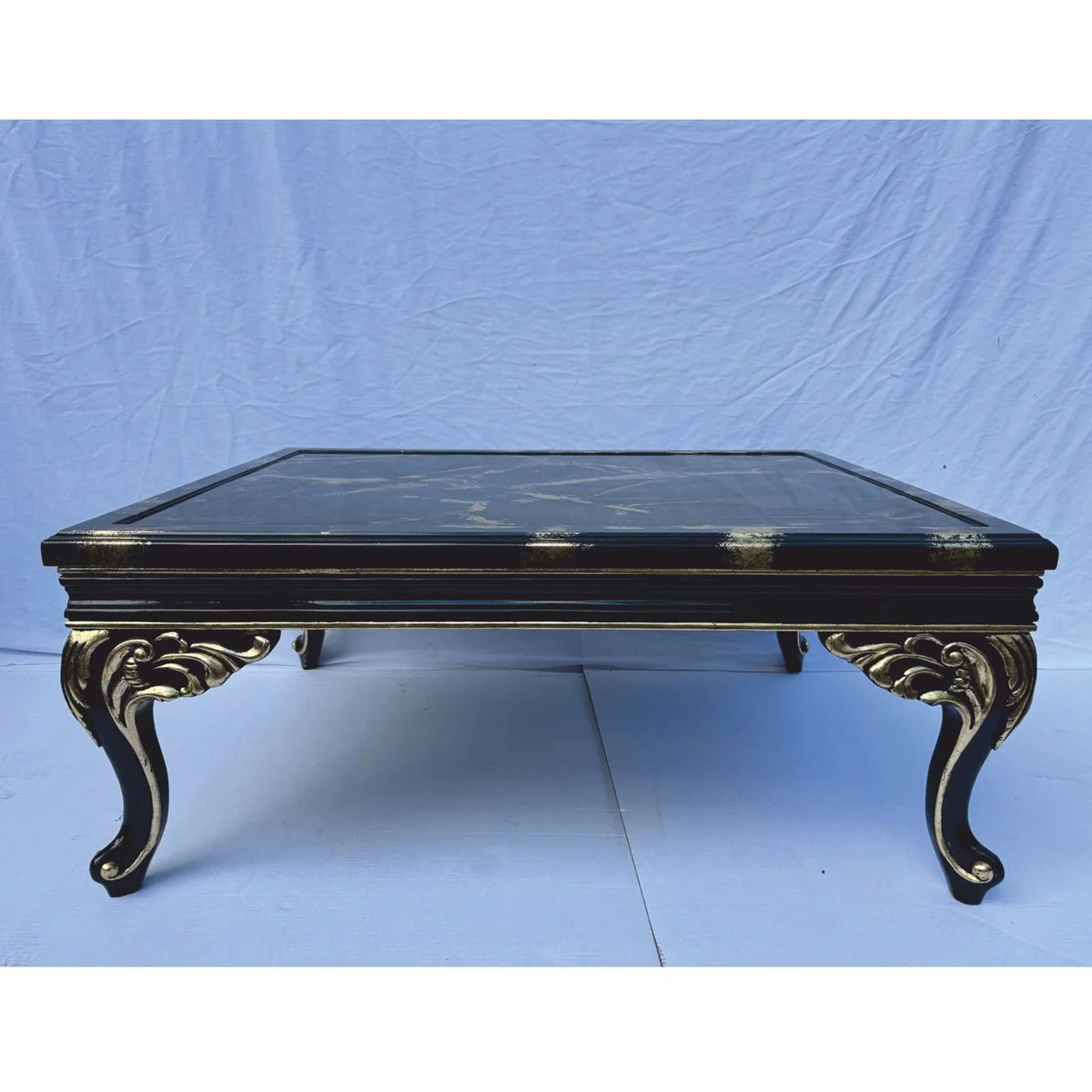 Luxury baroque coffee table black / gold 108 cm - living room furniture in baroque style