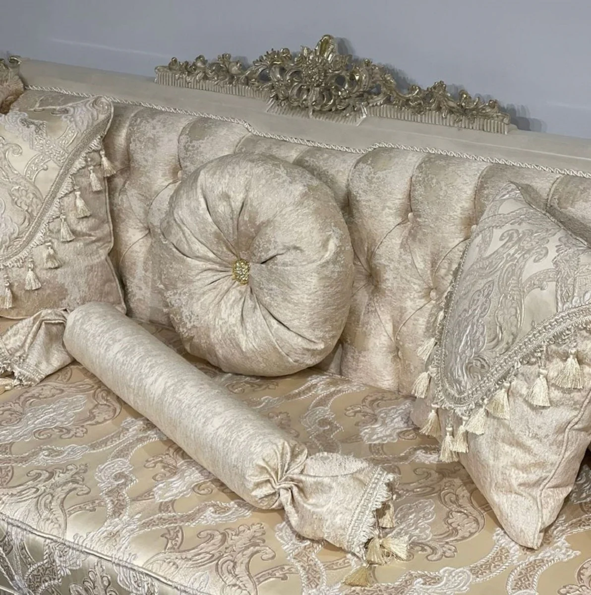 Luxury Baroque Living Room Sofa with Pattern Gold / Gray / Gold - Handmade Baroque Style Sofa - Luxury Living Room Furniture in Baroque Style - Baroque Furniture - Noble & Magnificent