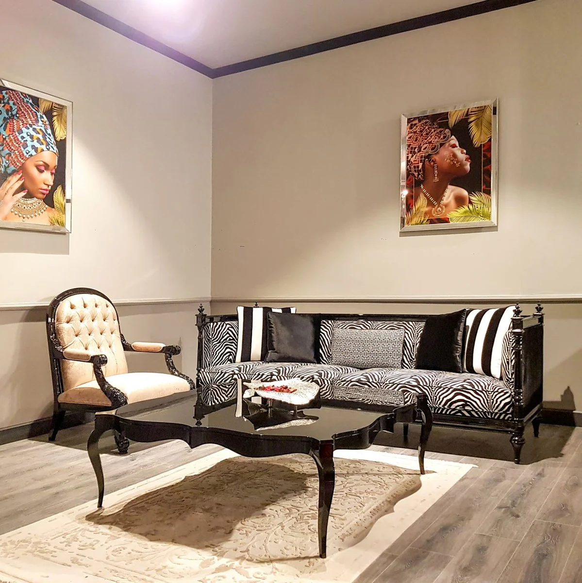 Luxury Baroque Sofa Zebra / Black - Handcrafted Living Room Sofa in Baroque Style - Noble Baroque Living Room Furniture