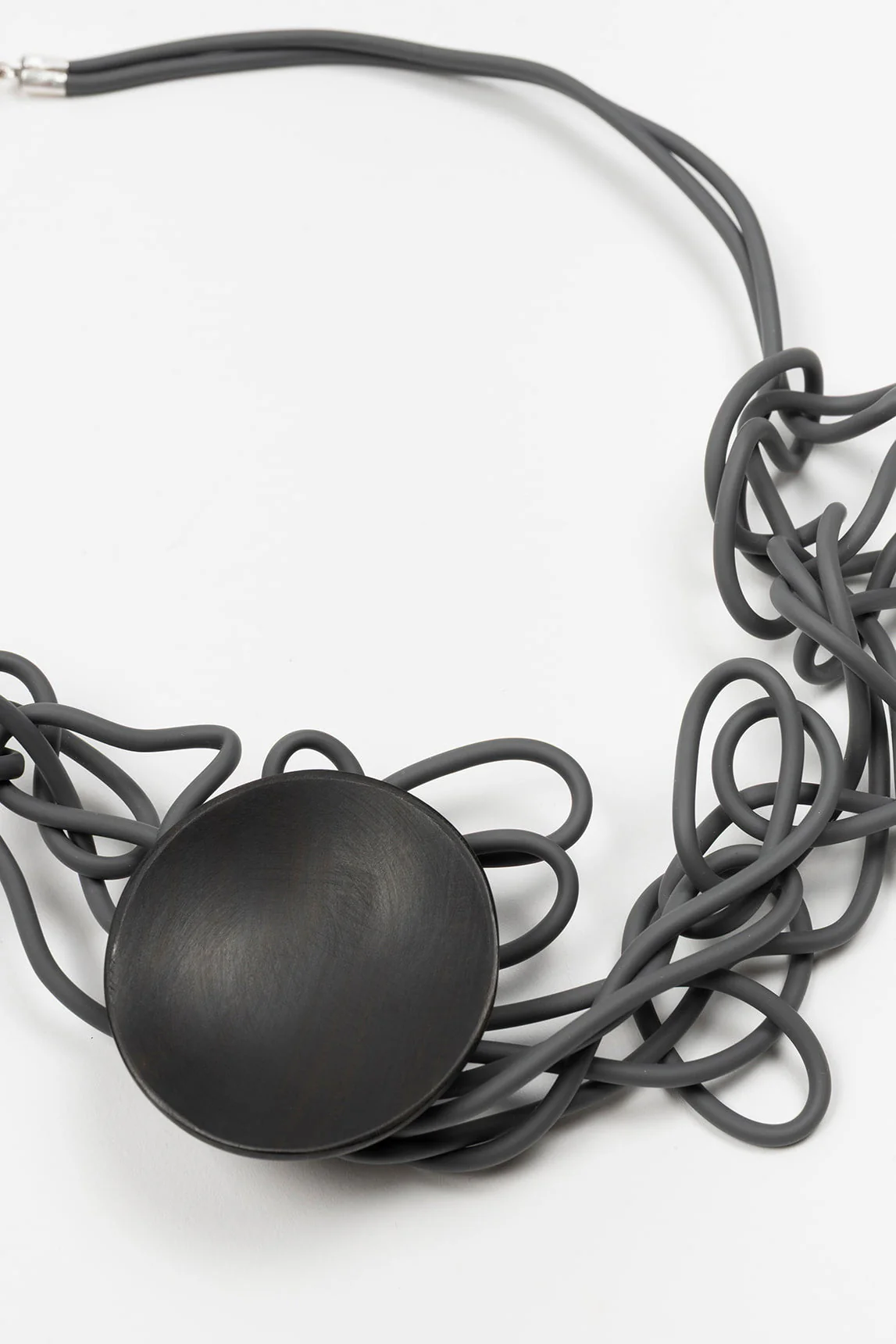 Rivera-Spanien-Halsband Nudo gris FL Private Collection