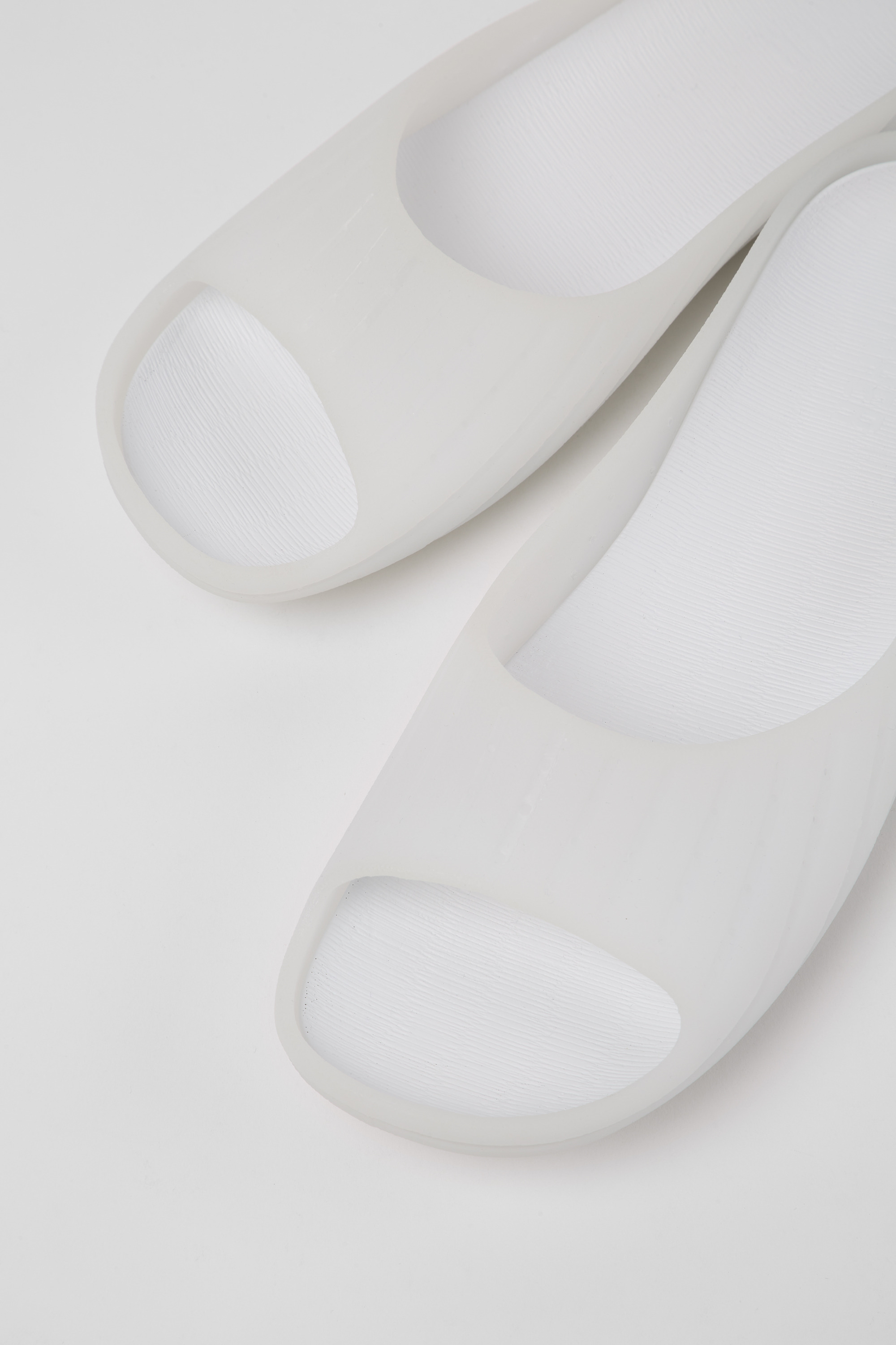 Wabi - Weiße Monomaterial Sandalen für Frauen