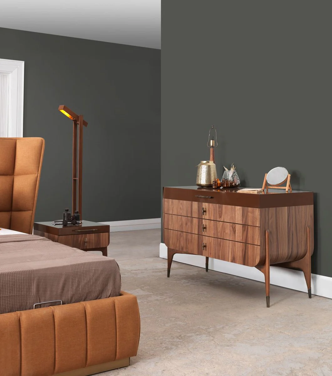 Luxury solid wood chest of drawers with 4 drawers brown / dark brown 123 x 60 x H. 82 cm - Bedroom chest of drawers - Bedroom furniture - Luxury furniture - Luxury furnishings - Furniture luxury