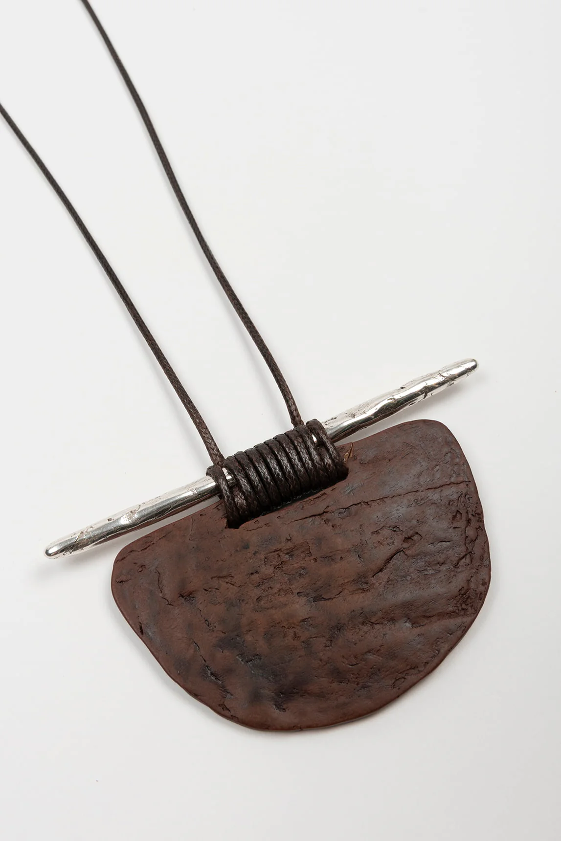 Rivera-Spanien Eclipse-Halskette aus Holz und Silber