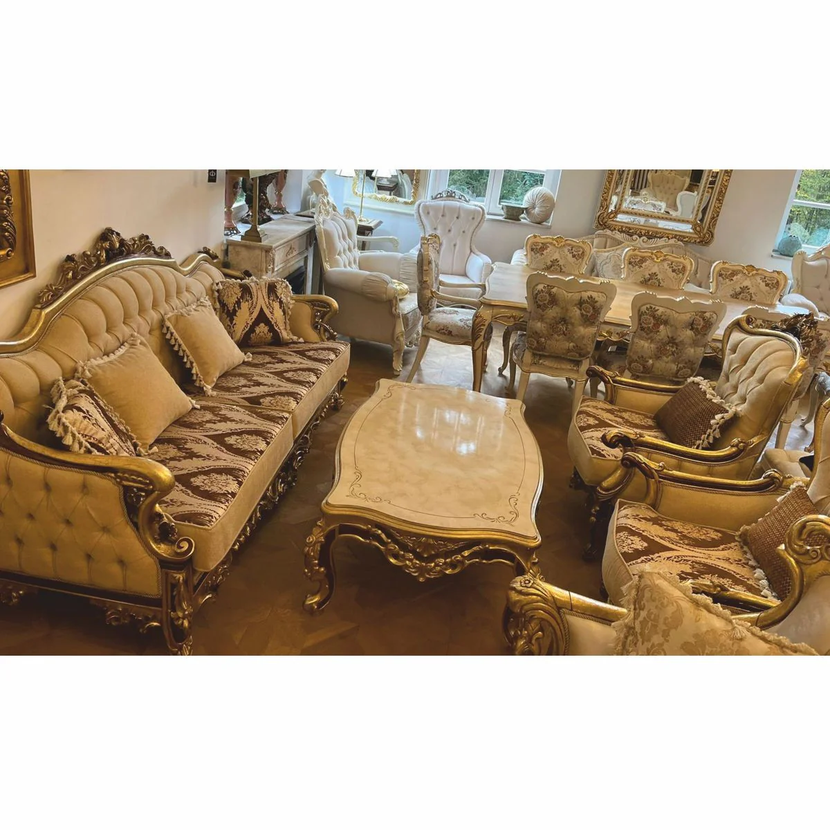 Luxus Barock Wohnzimmer Set Beige / Braun / Gold - Barockstil Möbel