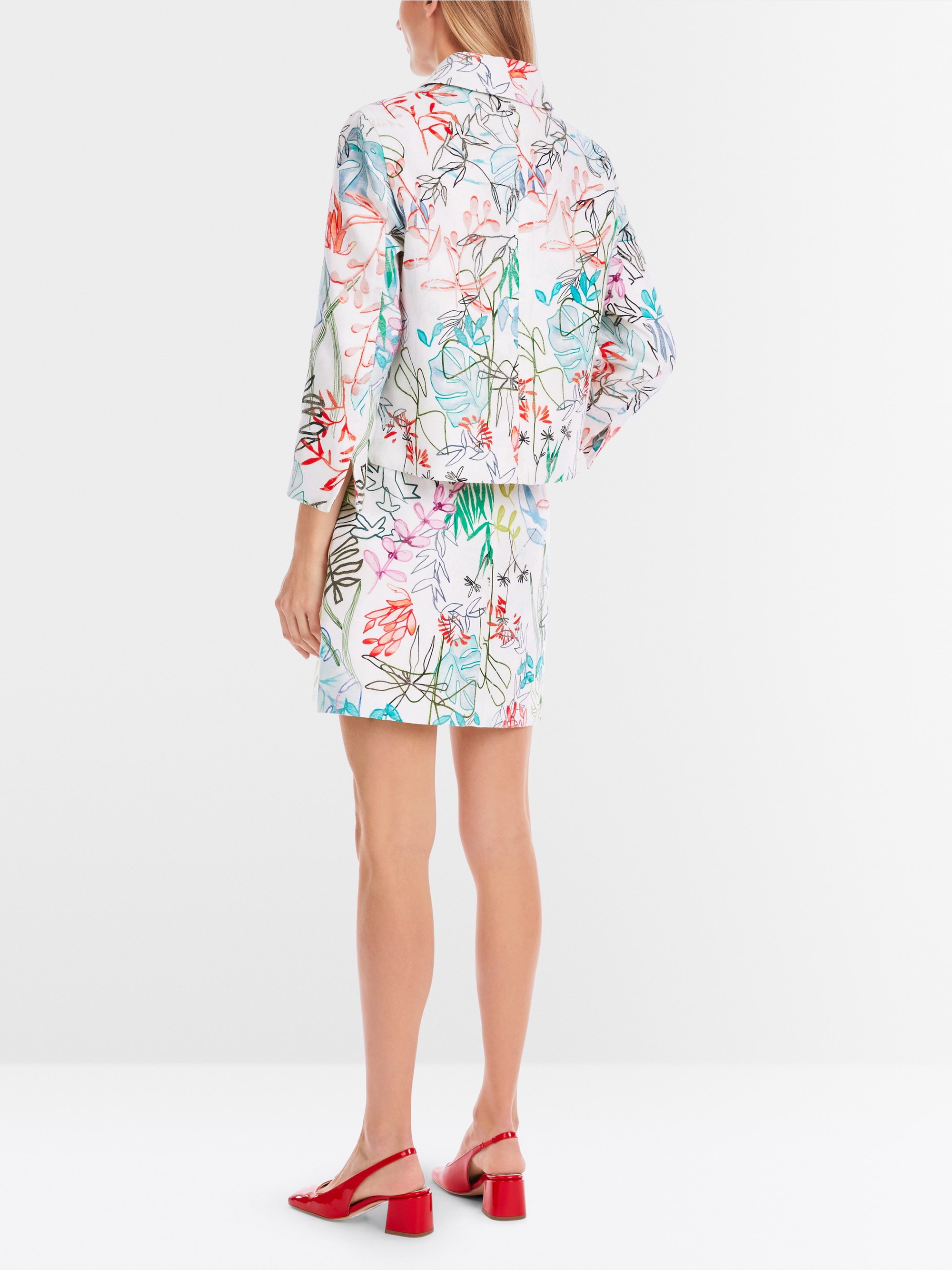 Marc-Cain Jacke mit kunstvollem Blattmotiv