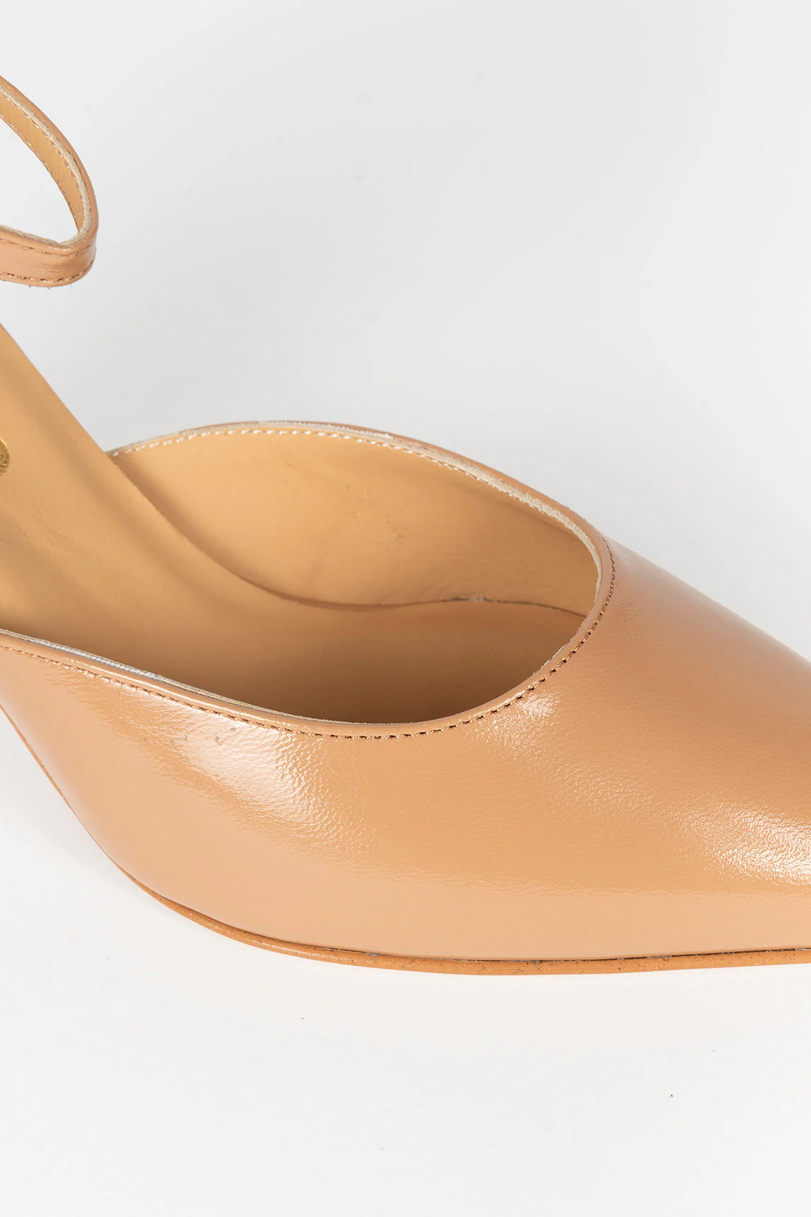 Rivera-Spanien Salon Alison Kamel