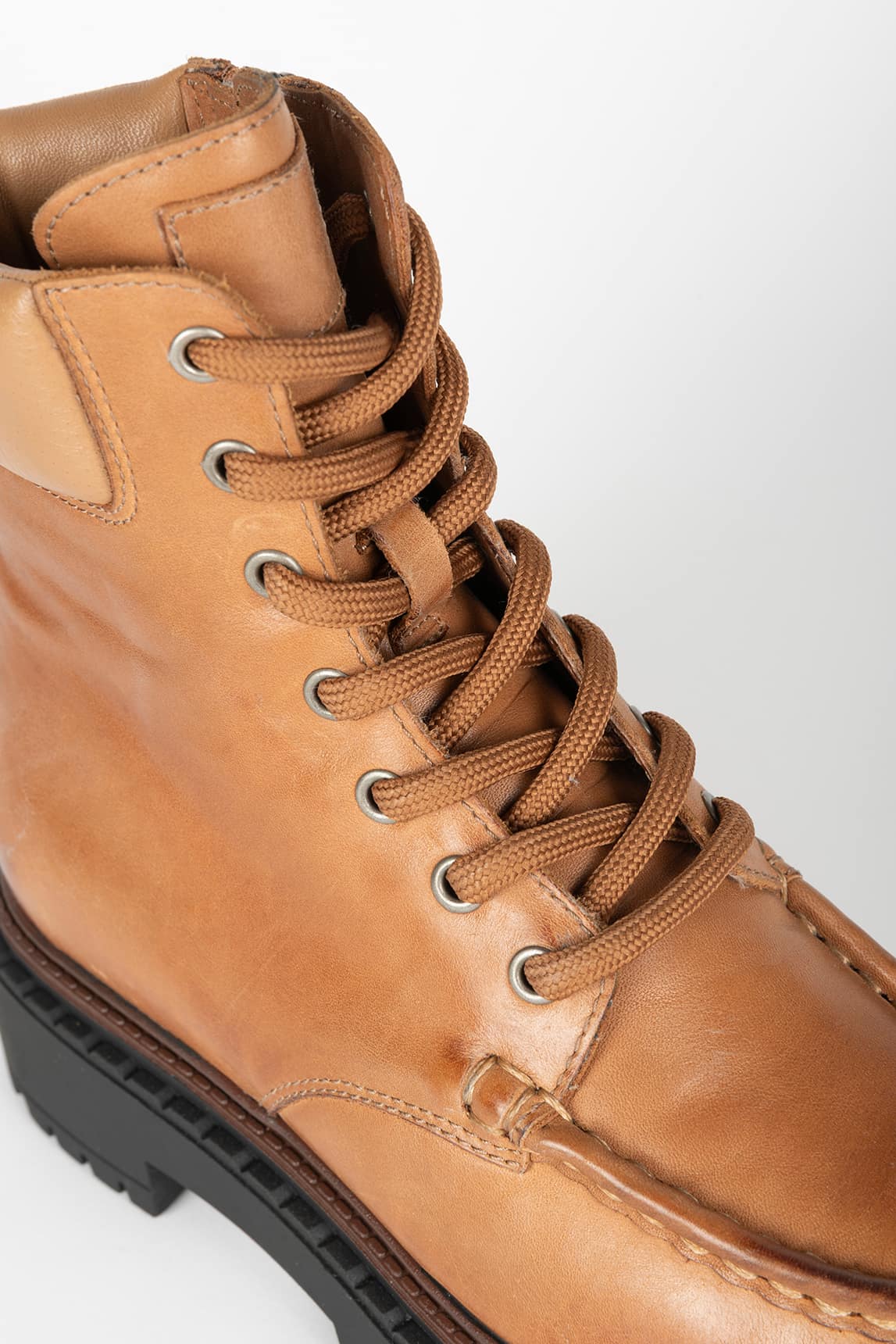 Rivera-Spanien Bota Varese Kamel