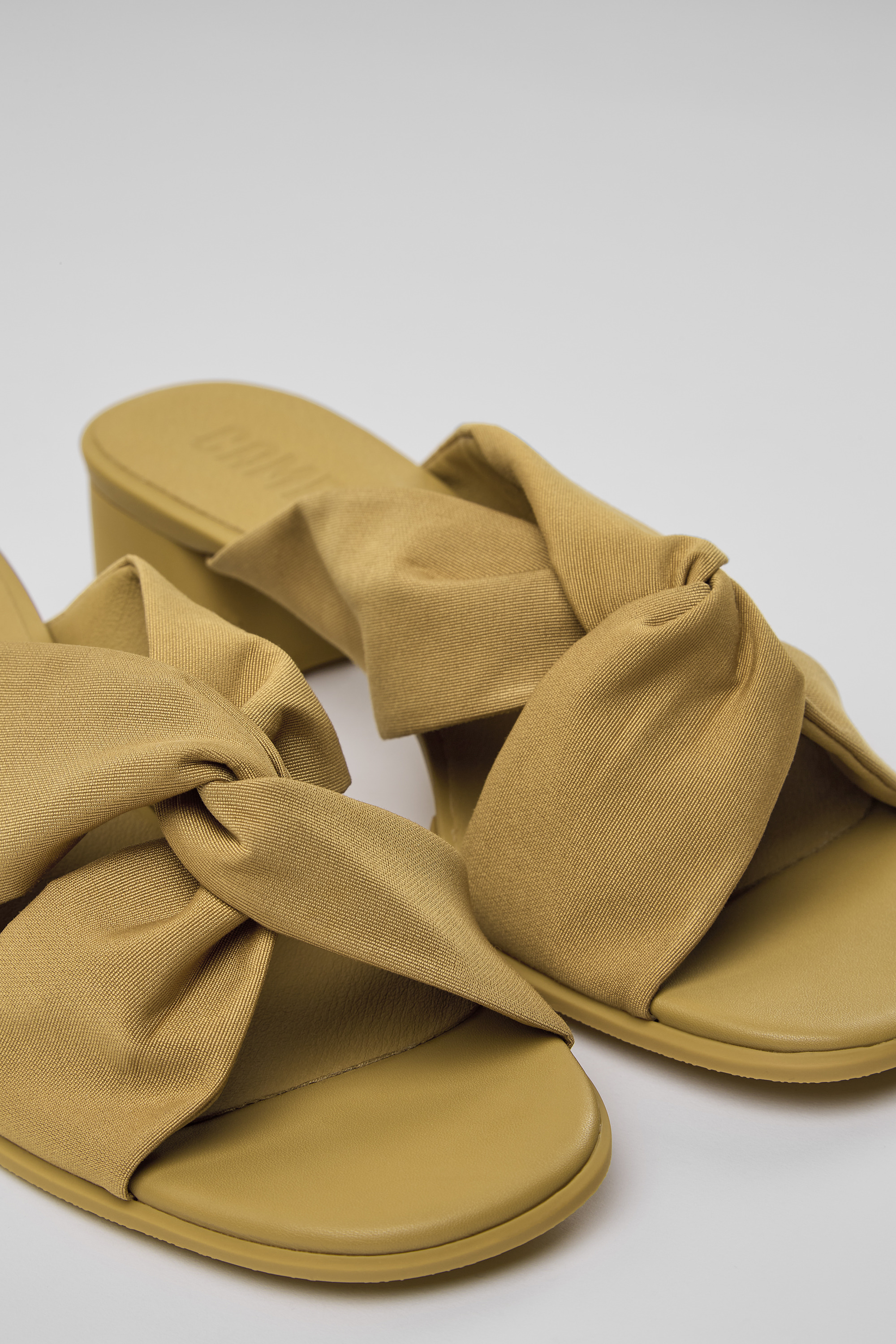 Katie - Braun recycelte PET Sandalen für Frauen