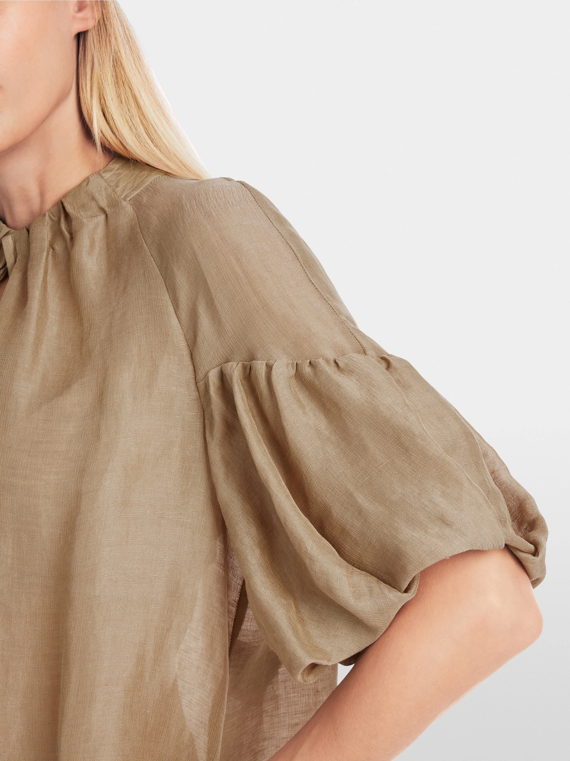 Marc-Cain Simple blouse with balloon sleeves