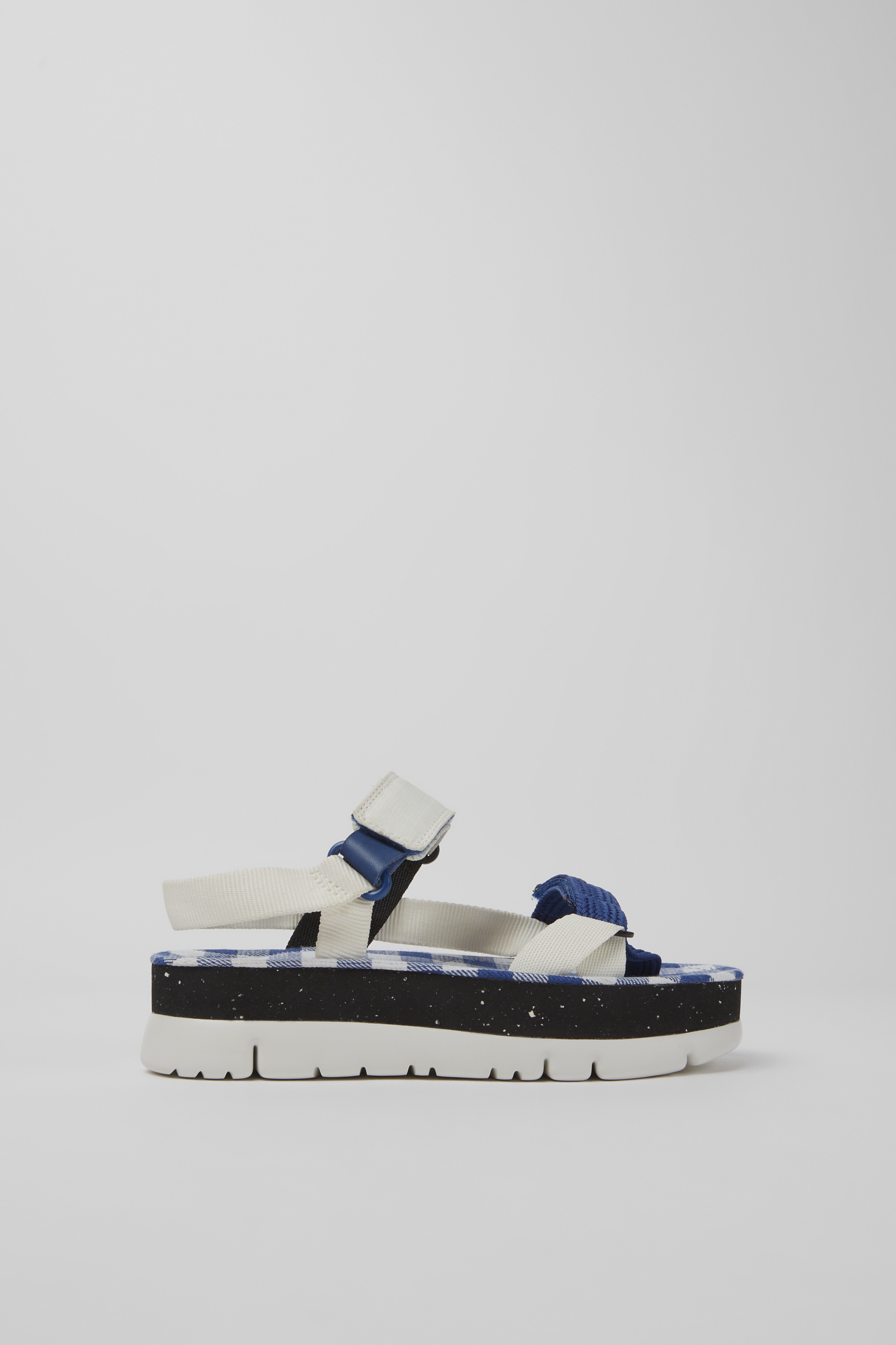 Oruga Up - Weiße, blaue und schwarze Sandalen für Damen