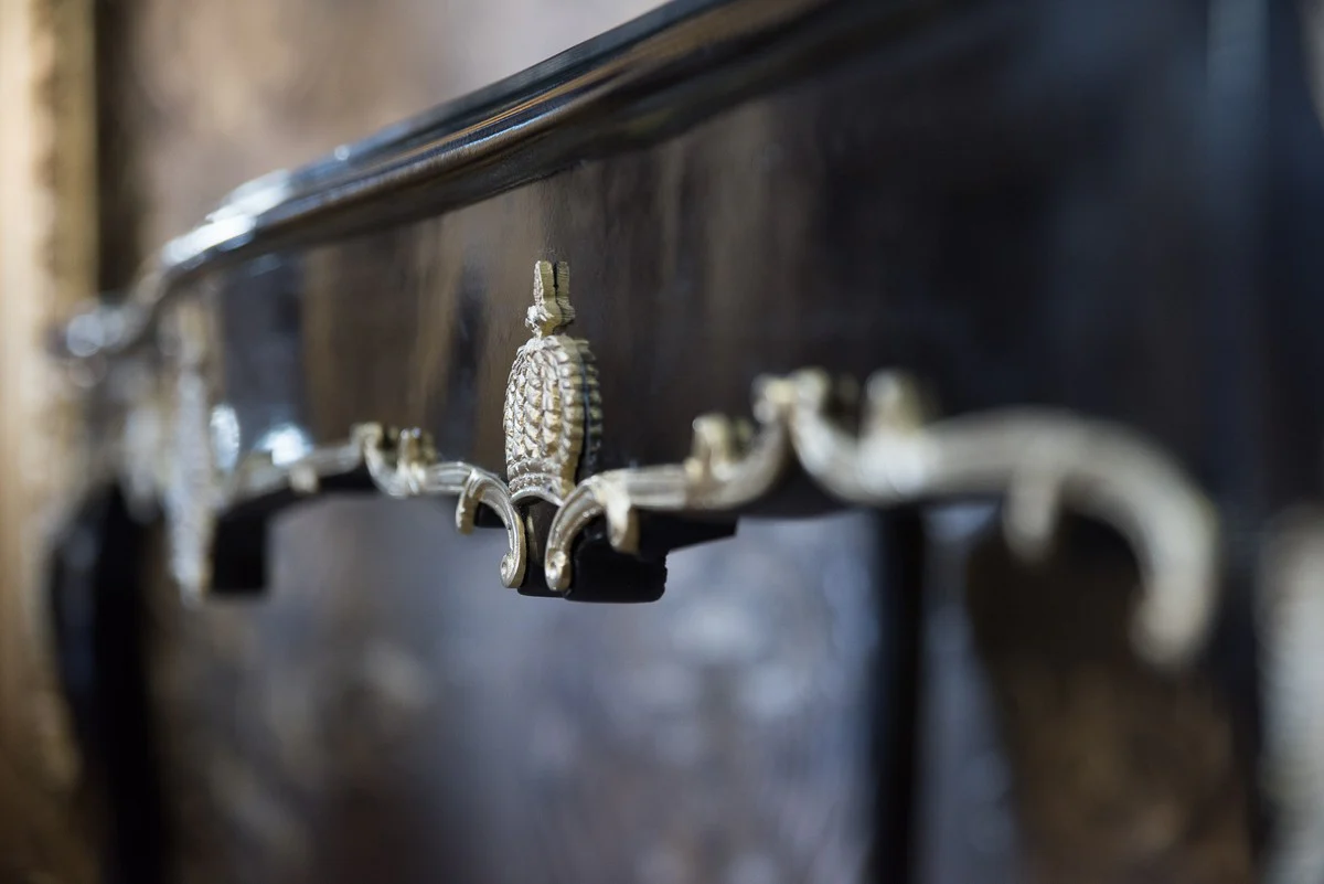Pompöös by Baroque dining table with glass top black / gold - Pompöös Baroque dining table designed by Harald Glööckler