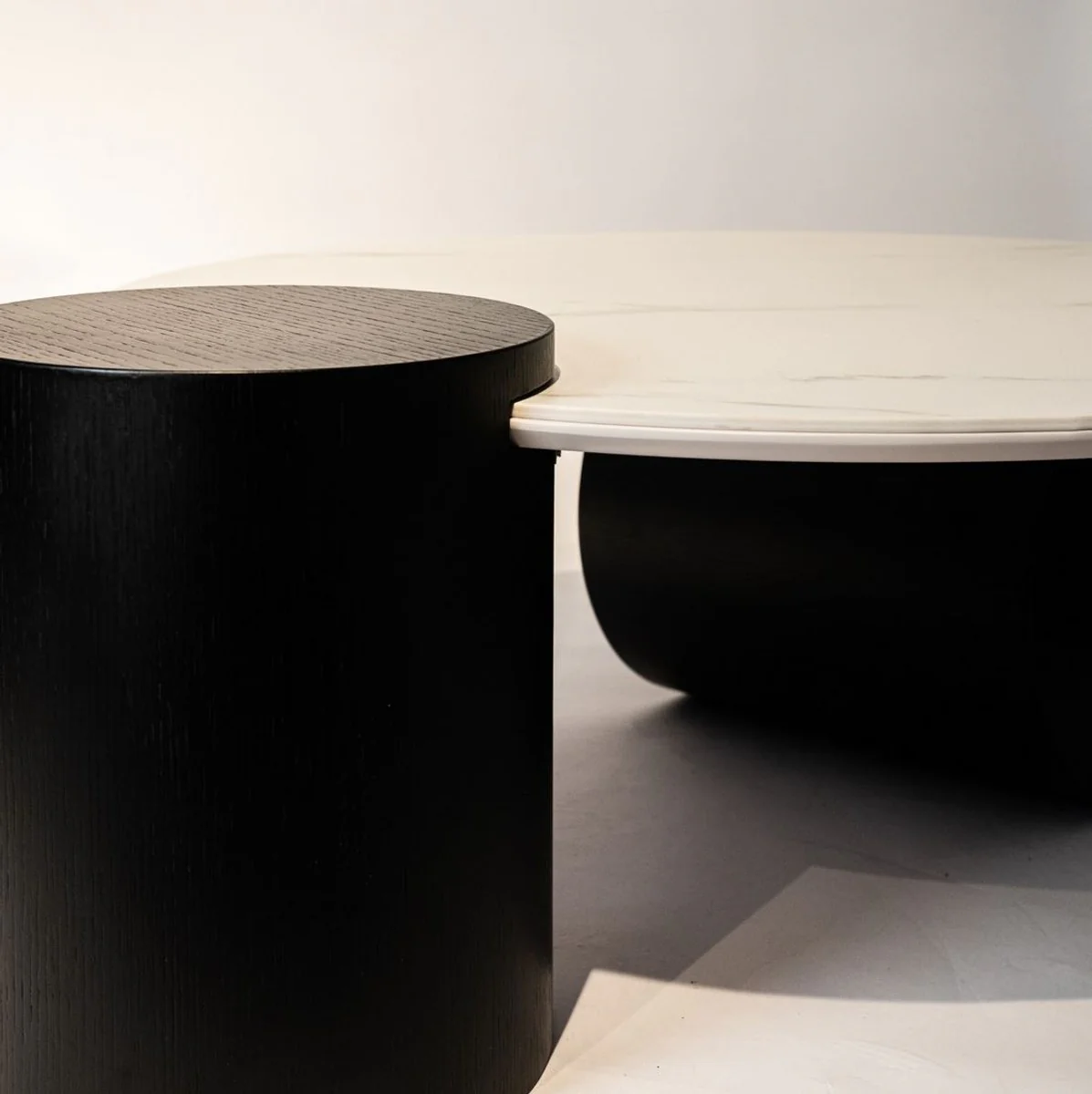 Luxury coffee table with ceramic table top black / white 106 cm