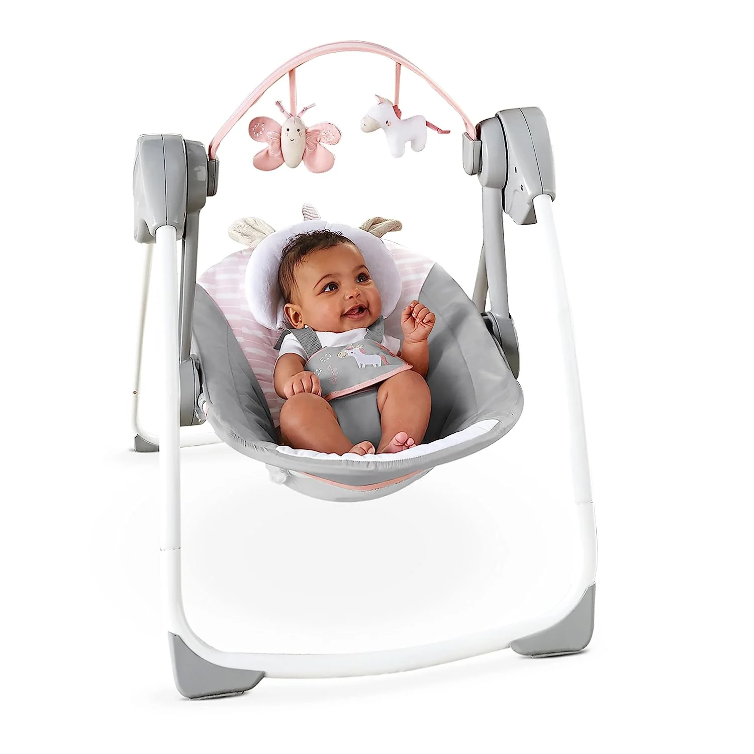 Ingenuity Soothe 'n Delight, kompakte, tragbare 6-Gang-Plüsch-Babyschaukel mit Musik, einfach zusammenklappbar, 0–9 Monate, 28–9 kg (Cozy Kingdom)