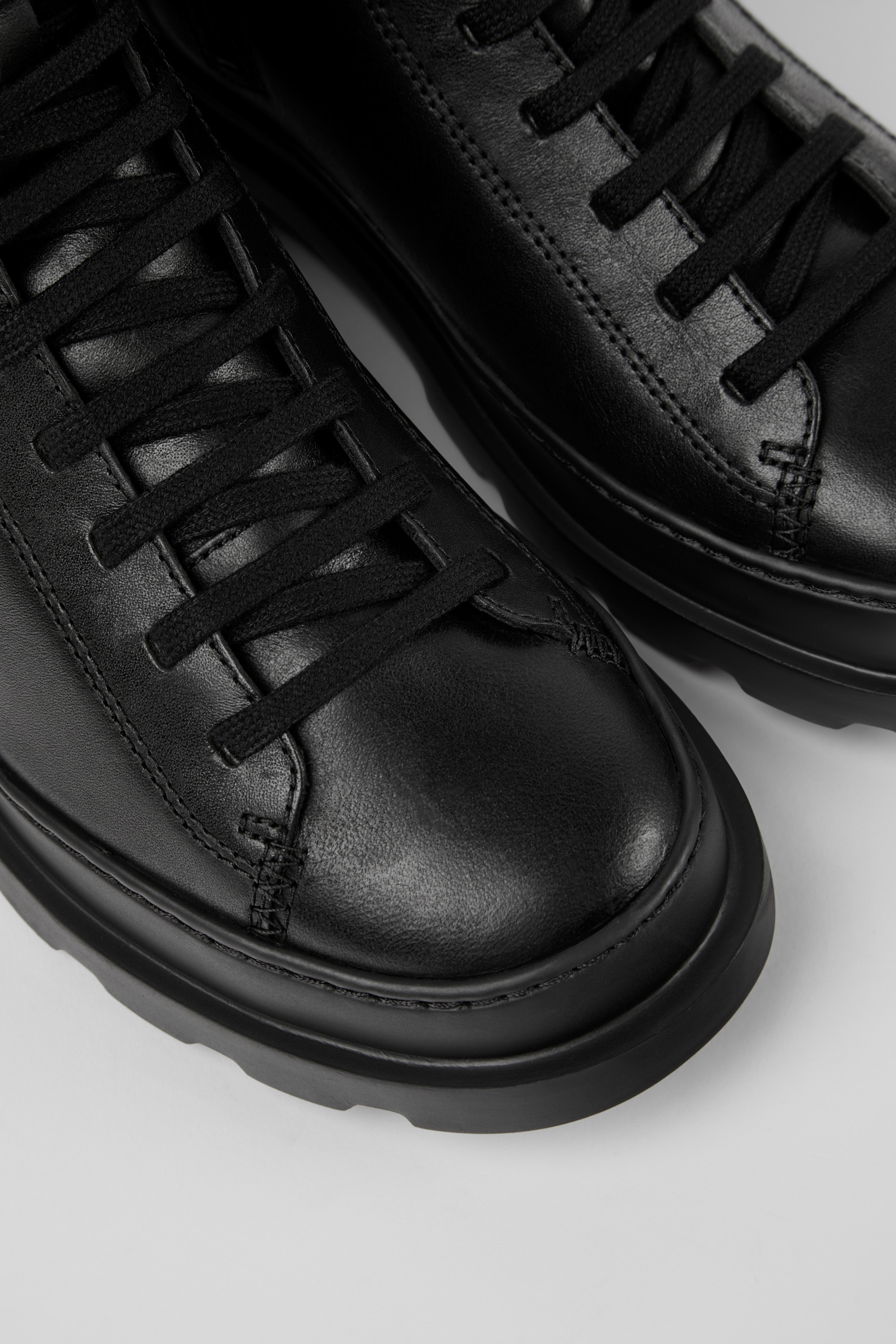 Brutus - Schwarze mittlere Spitze Stiefel für Frauen