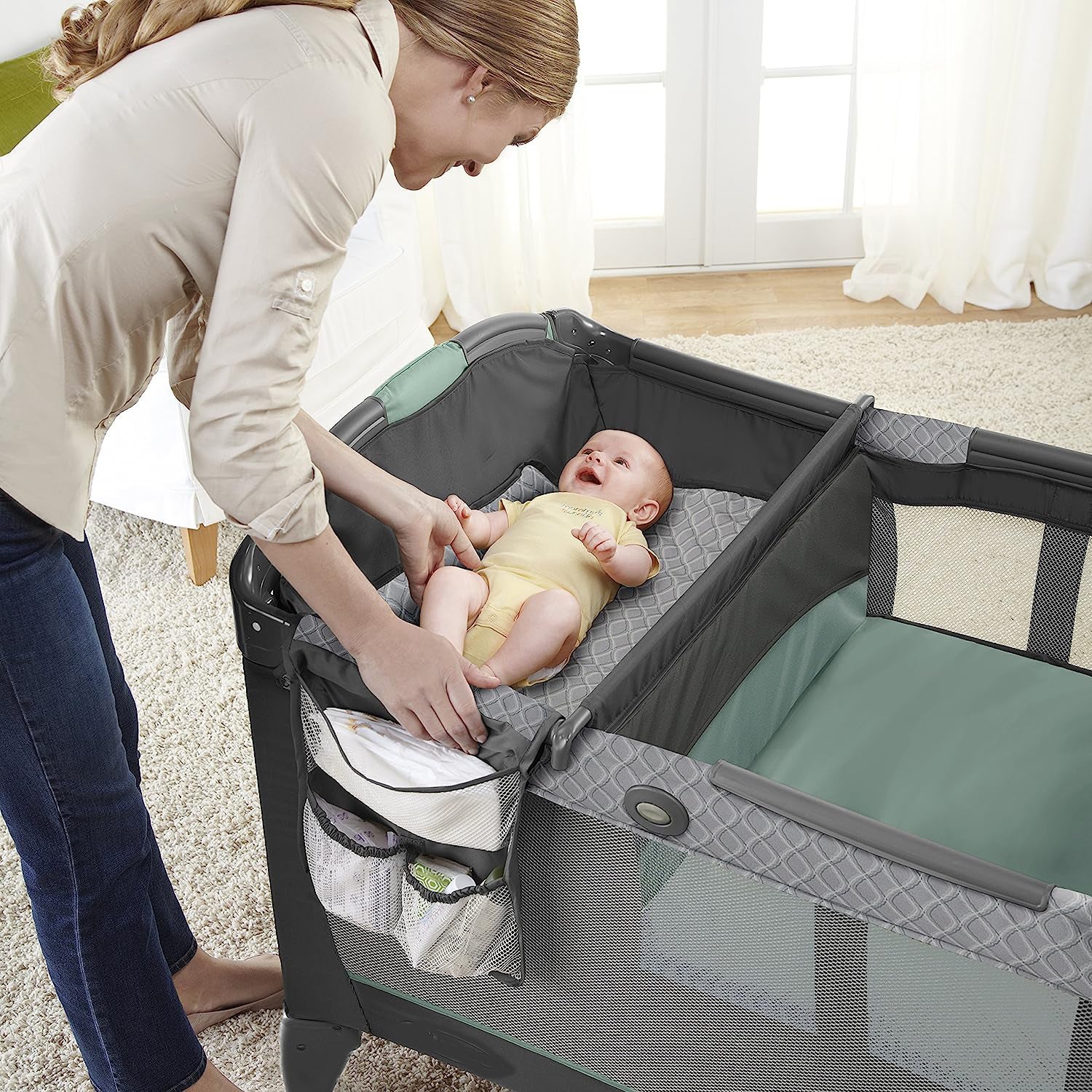 Pack and Play Change 'n Carry Playard | Inklusive tragbarer Wickelunterlage, Manor, 40 x 28,5 x 29 Zoll (1 Stück)