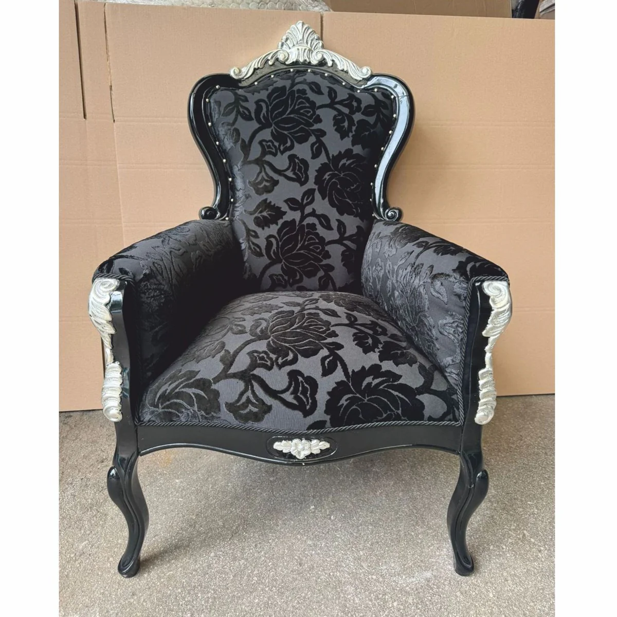 Pompöös by Luxus Barock Sessel Grau / Schwarz / Silber - designed by Harald Glööckler