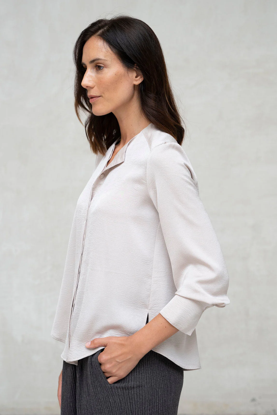 Rivera-Spanien Fermo nackte, faltige Bluse