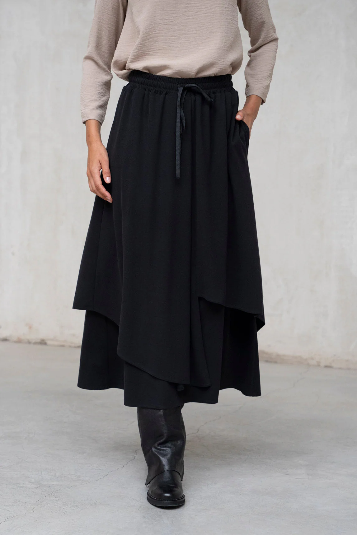 Rivera-Spanien Falda Chiavari negra