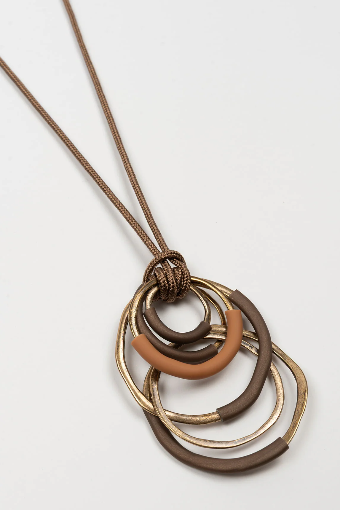 Rivera-Spanien Orbita Messinghalskette