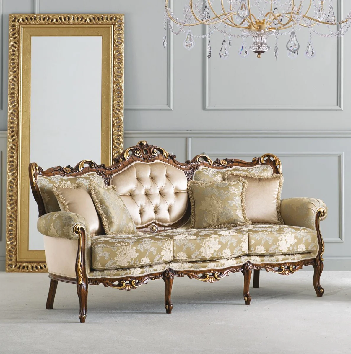 Luxus Barock Sofa Creme / Gold / Braun / Gold - Prunkvolles Barockstil Wohnzimmer Sofa - Luxus Wohnzimmer Möbel im Barockstil - Barock Möbel - Luxus Qualität - Made in Italy