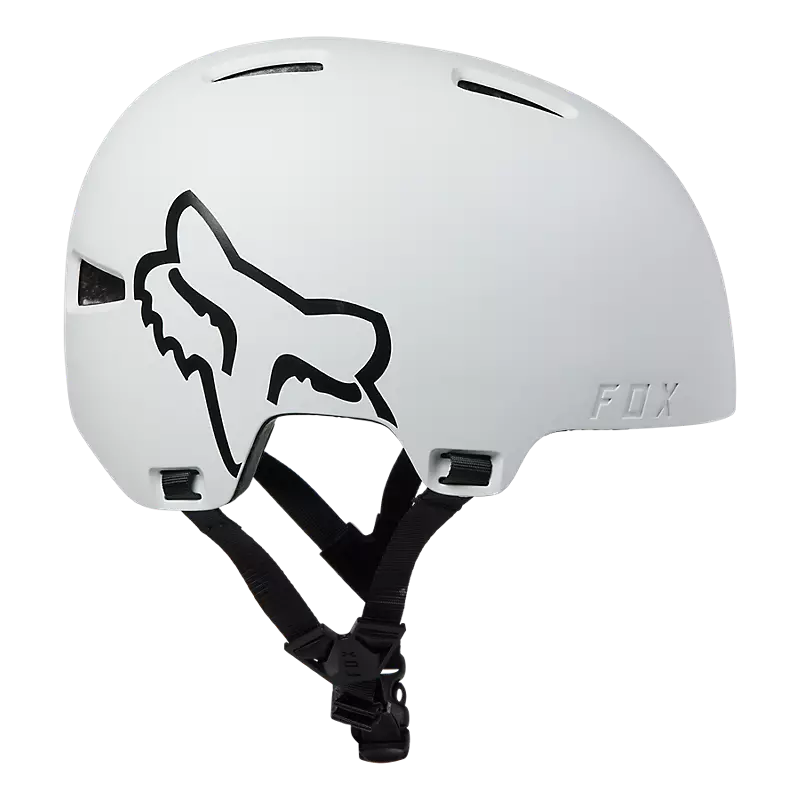 Flight helmet