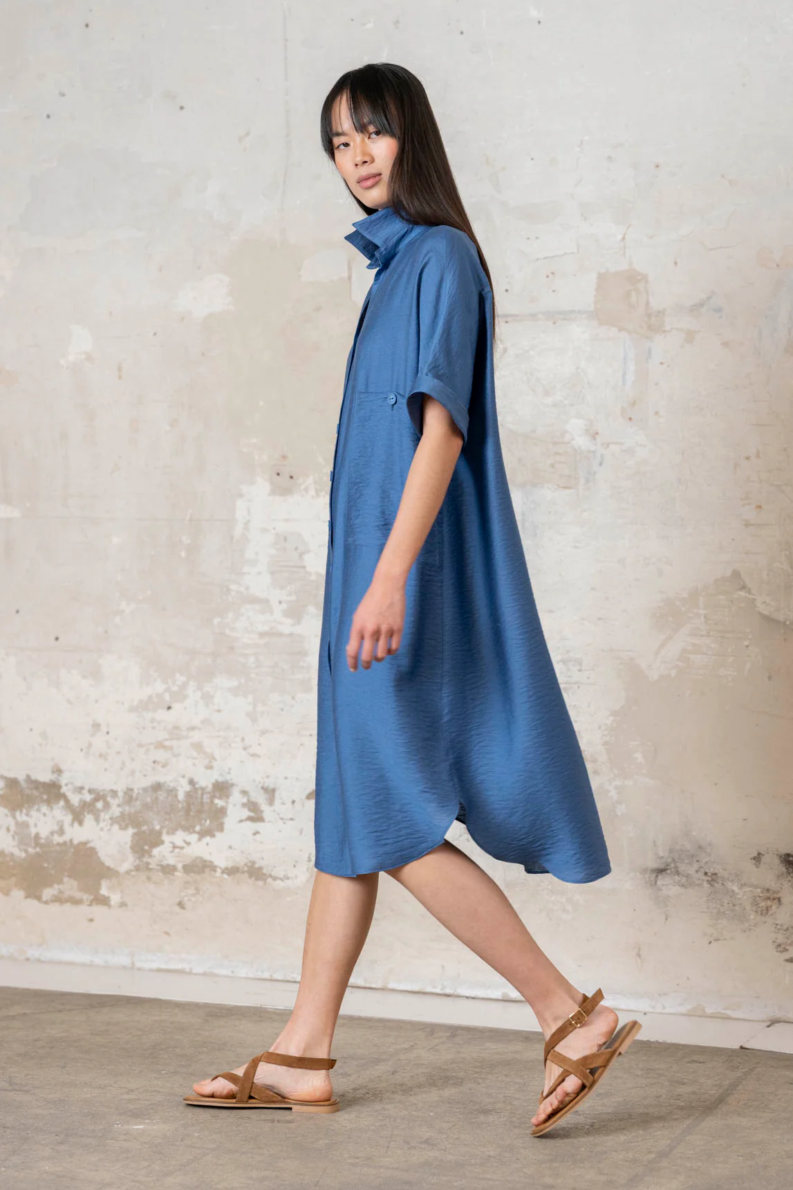 Blaues Calcata-Kleid von Rivera-Spanien