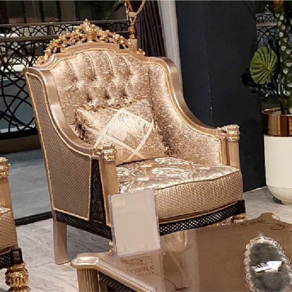 Luxury Baroque Living Room Set Gold / Black / Gray / Gold - 2 Baroque Sofas & 2 Baroque Armchairs & 1 Baroque Coffee Table - Luxury Living Room Furniture in Baroque Style - Baroque Furniture