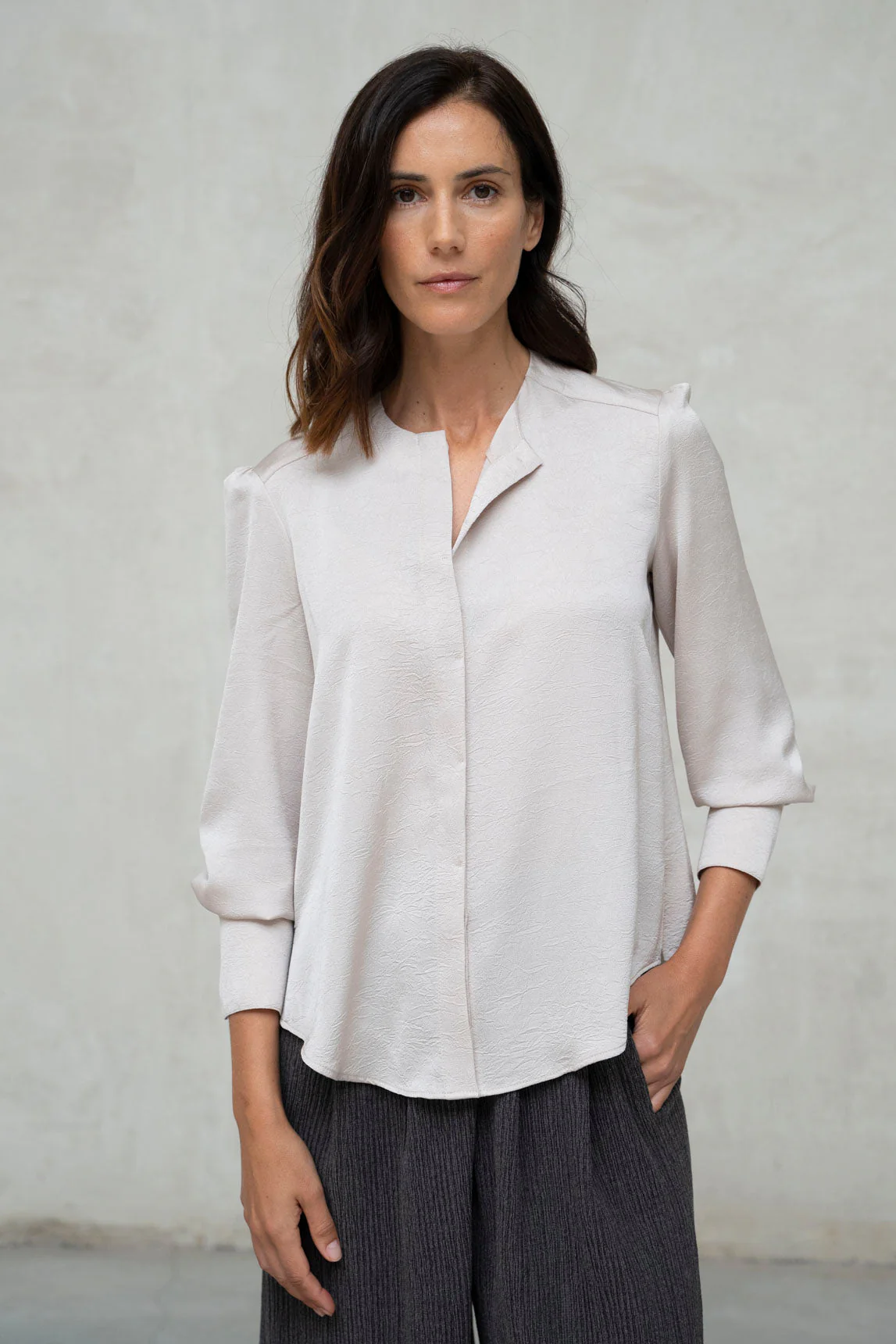 Rivera-Spanien Fermo nackte, faltige Bluse