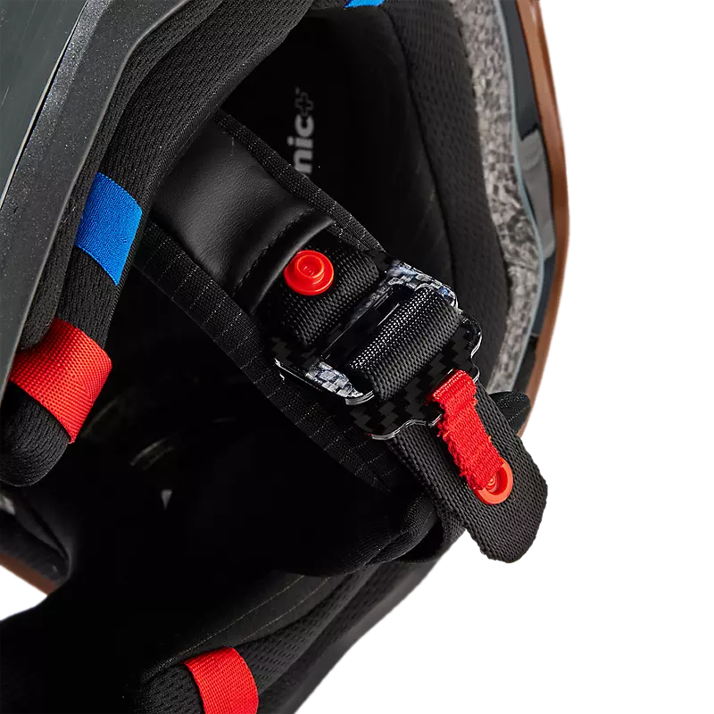 V3 RS Carbon Solid Helm