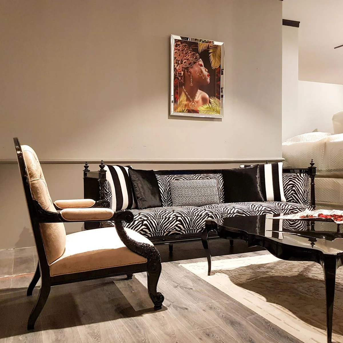 Luxury Baroque Sofa Zebra / Black - Handcrafted Living Room Sofa in Baroque Style - Noble Baroque Living Room Furniture