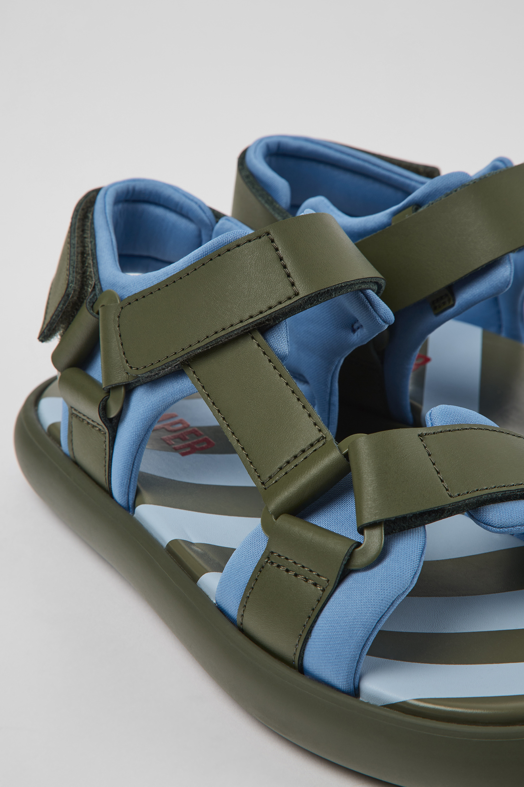 Pelotas Flota - Grünes und blaues Leder und textile Sandalen für Frauen