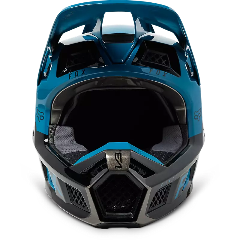 V3 RS Ryaktr Helm (2023)