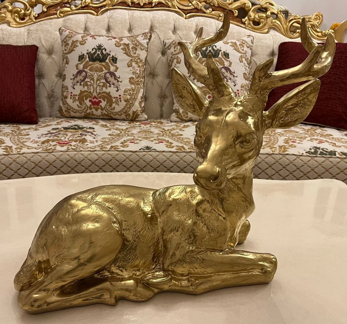 Luxus Dekofigur Reh 49 x 20 x H. 39 cm - Wetterbeständige Deko Skulptur - Wohnzimmer Deko Figur - Schreibtisch Deko Figur - Garten Deko - Luxus Deko Tierfigur