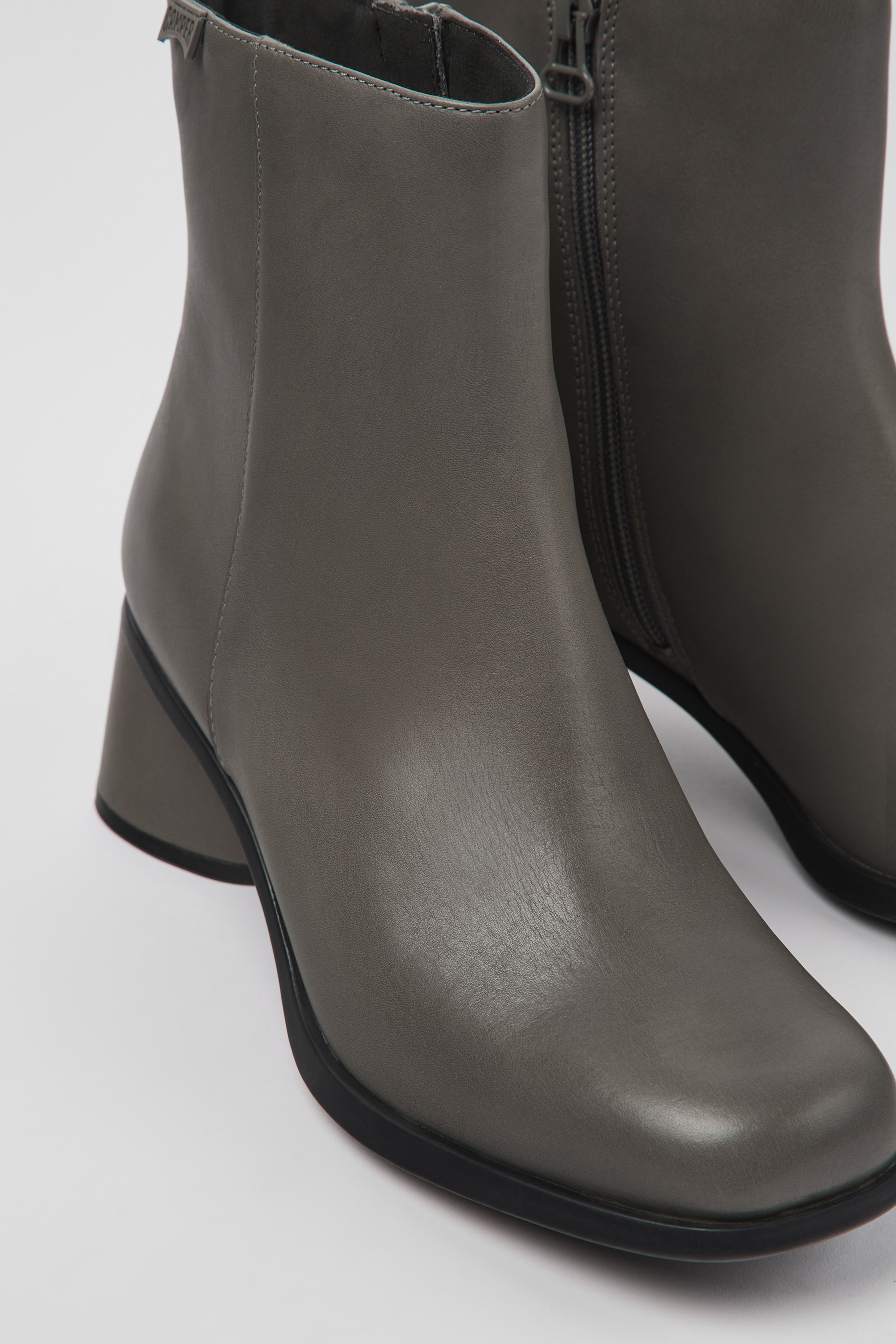 Kiara - Graues Leder und recycelte PET Stiefel für Damen