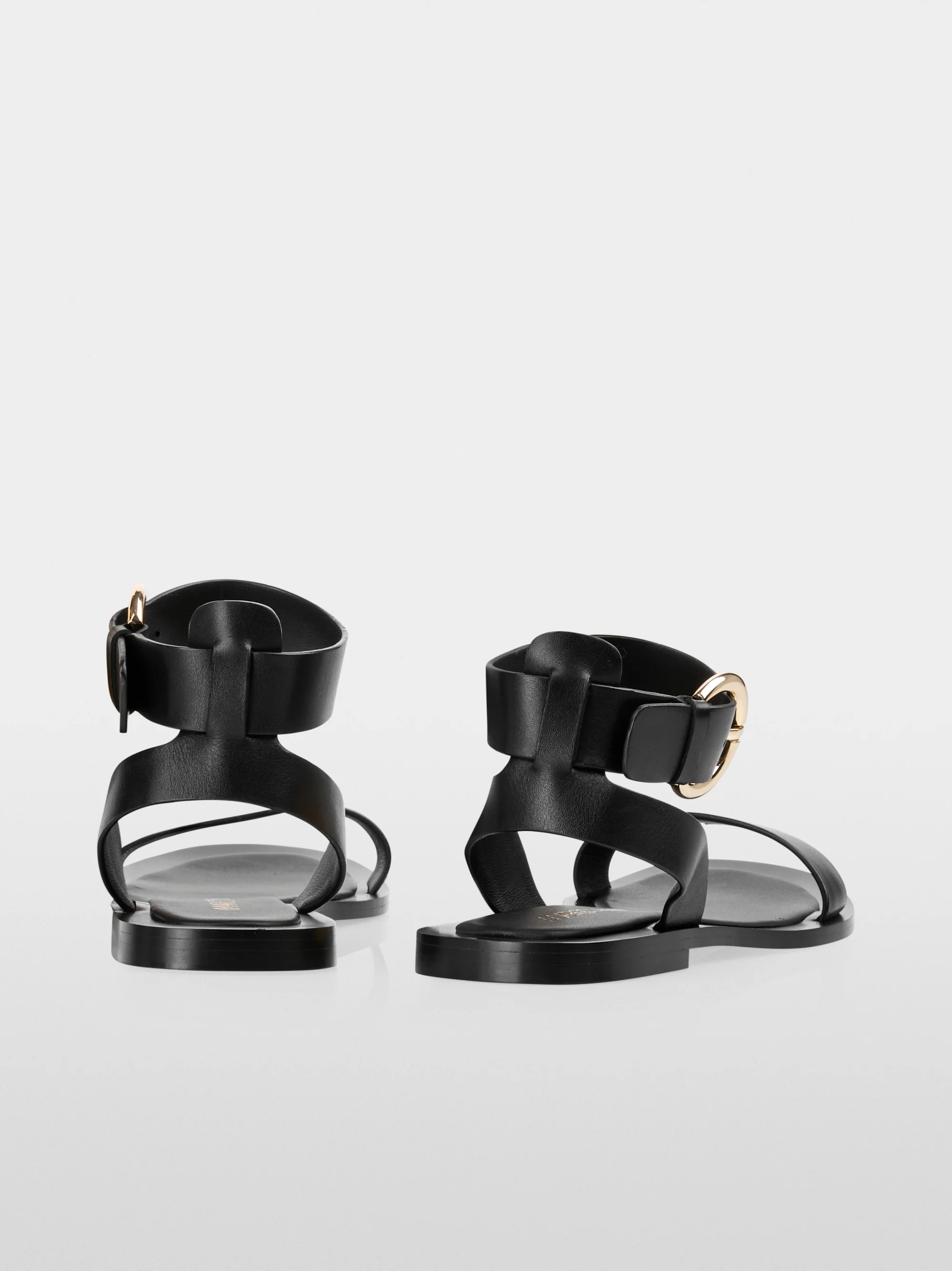 Flache Marc-Cain-Sandalen mit Knöchelriemen