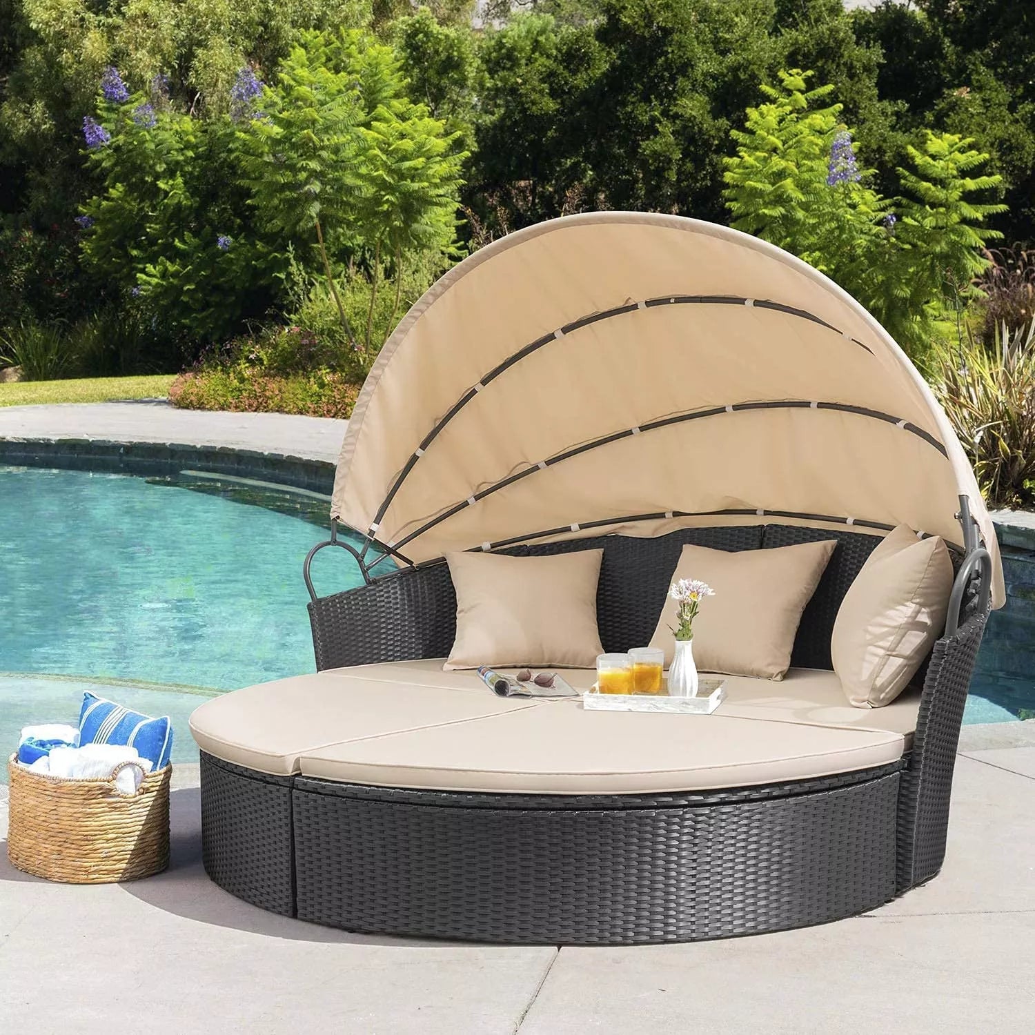 66''' Wide Outdoor Wicker Patio Daybed mit Kissen