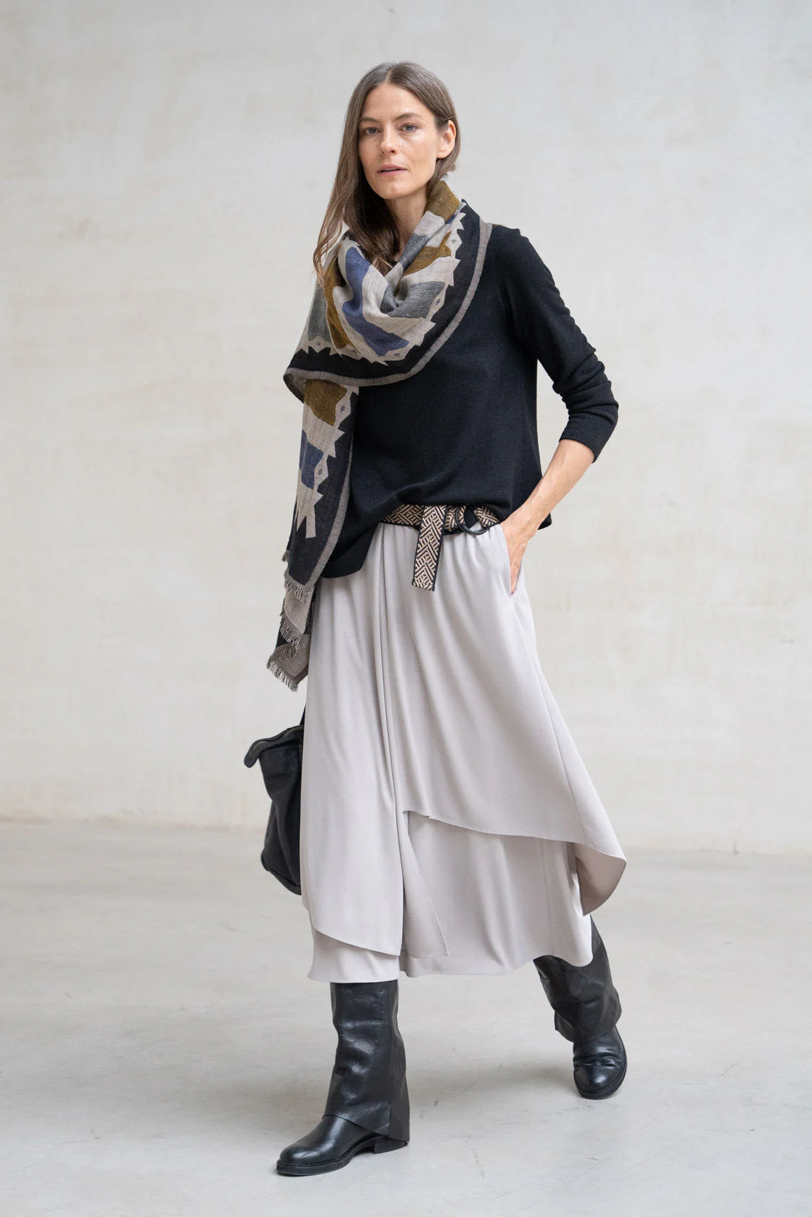 Rivera-Spanien Falda Chiavari hueso