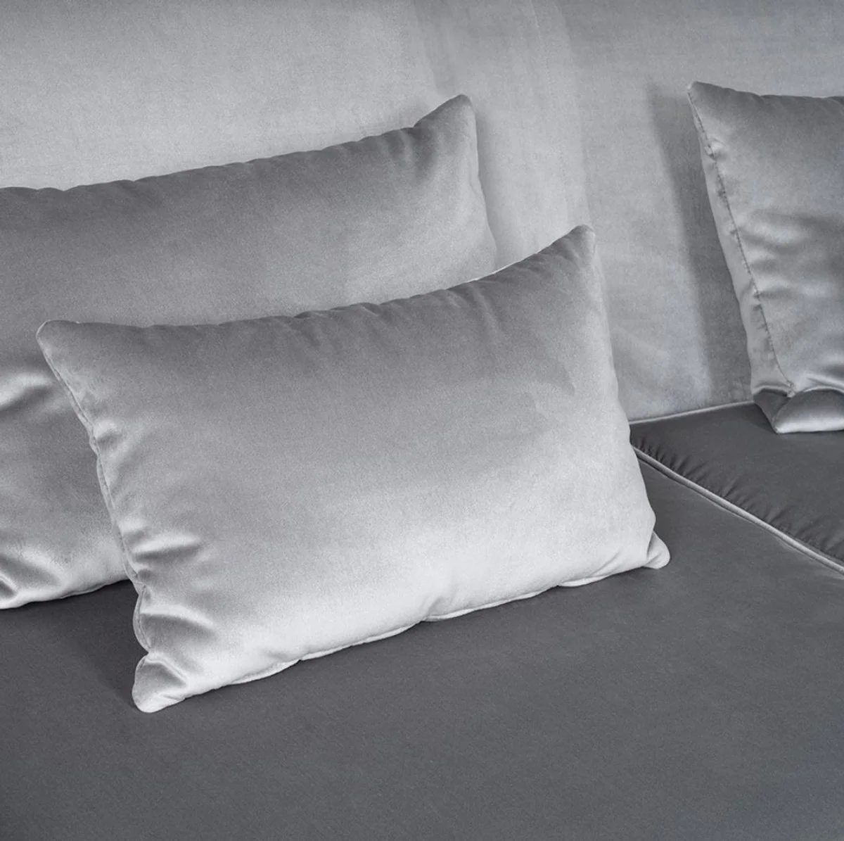 Luxury neoclassic sofa silver / gold 202 x 94 x H. 85 cm - living room sofa - hotel sofa - living room furniture - hotel furniture - luxury furniture - neoclassic furniture