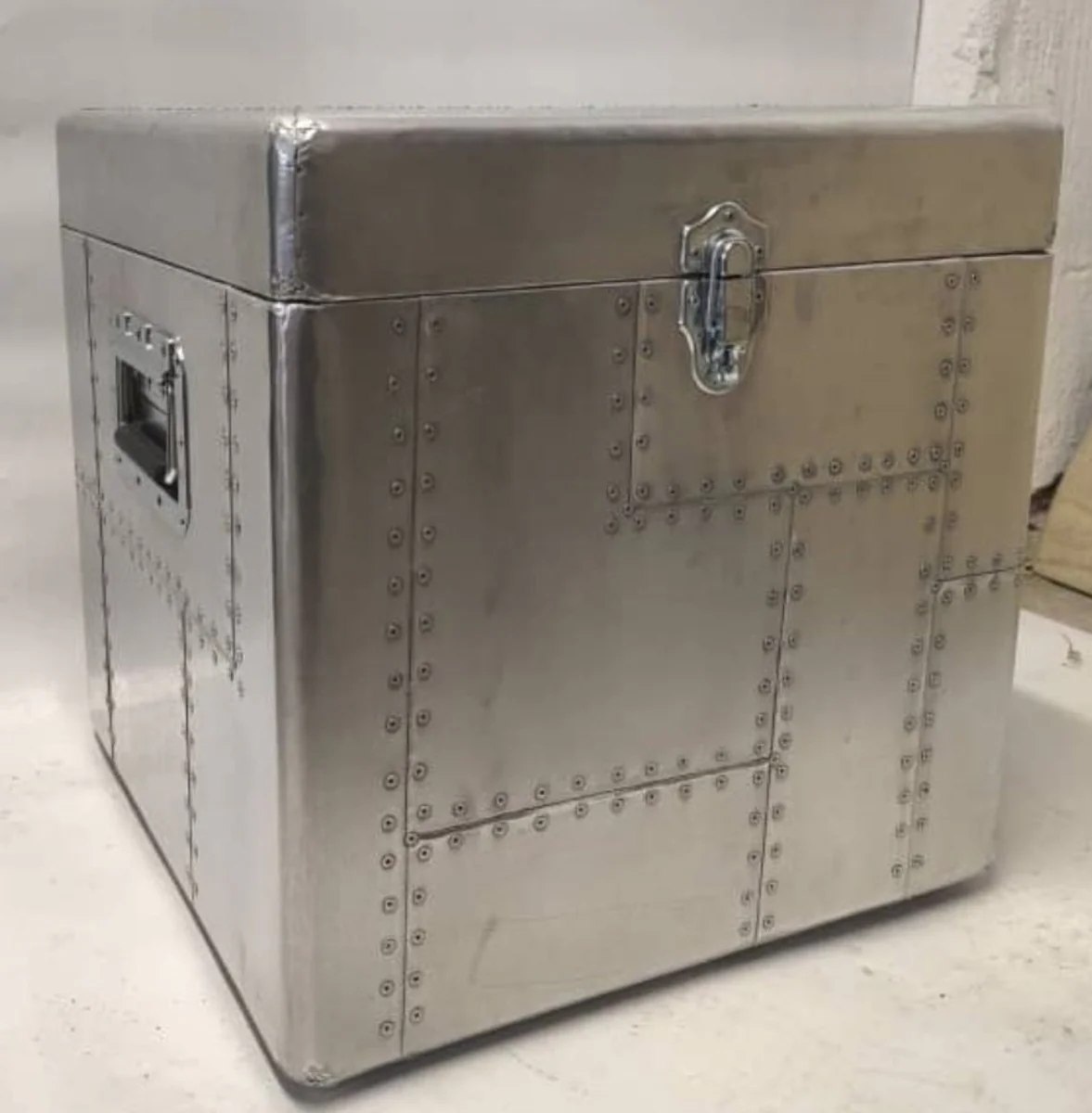 Aluminium Beistelltisch / Truhe 50 cm - Art Deco Vintage Flieger Möbel