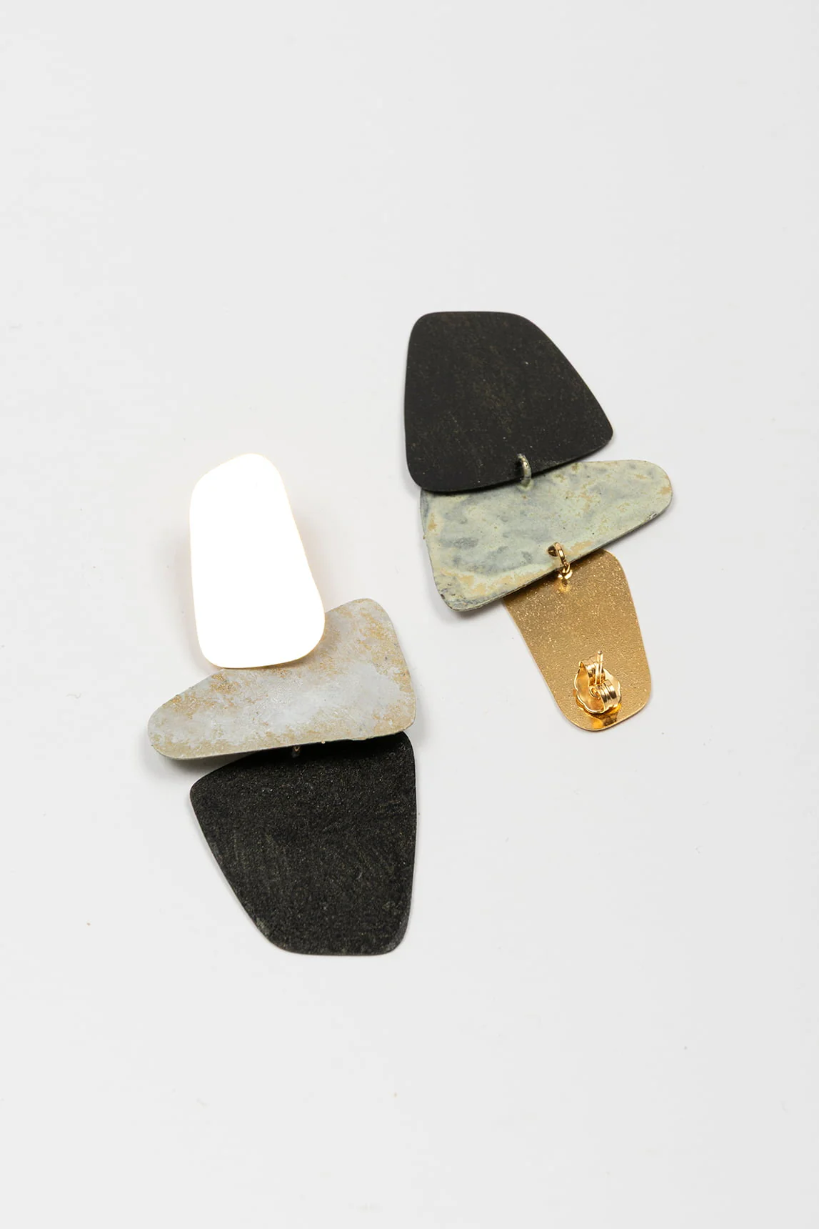 Rivera-Spain FL Private Collection goldene und graue Ohrringe