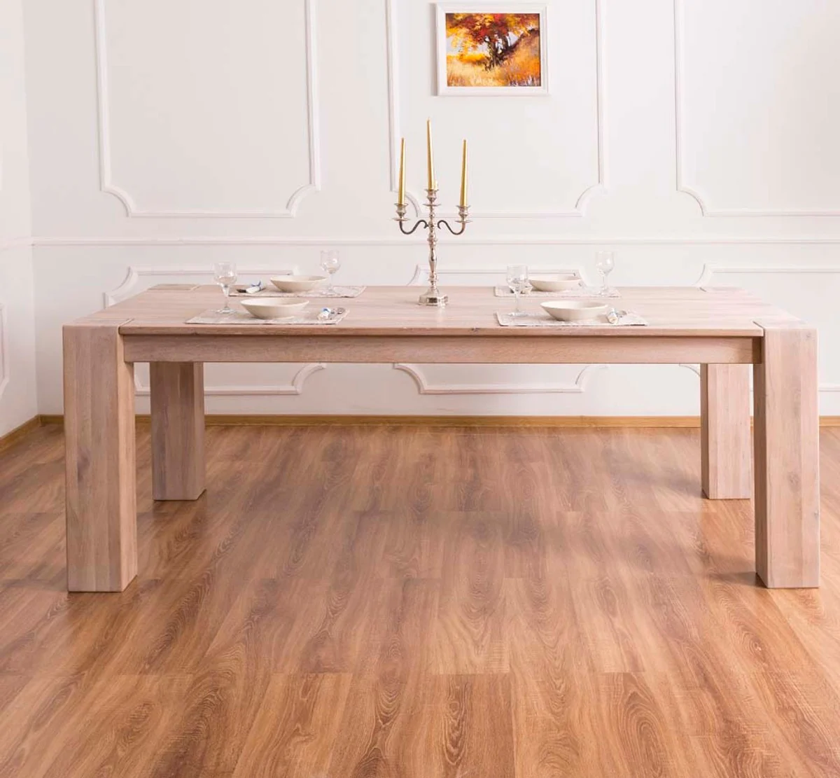 is a Europe-wide renowned producer and distributor of baroque furniture and