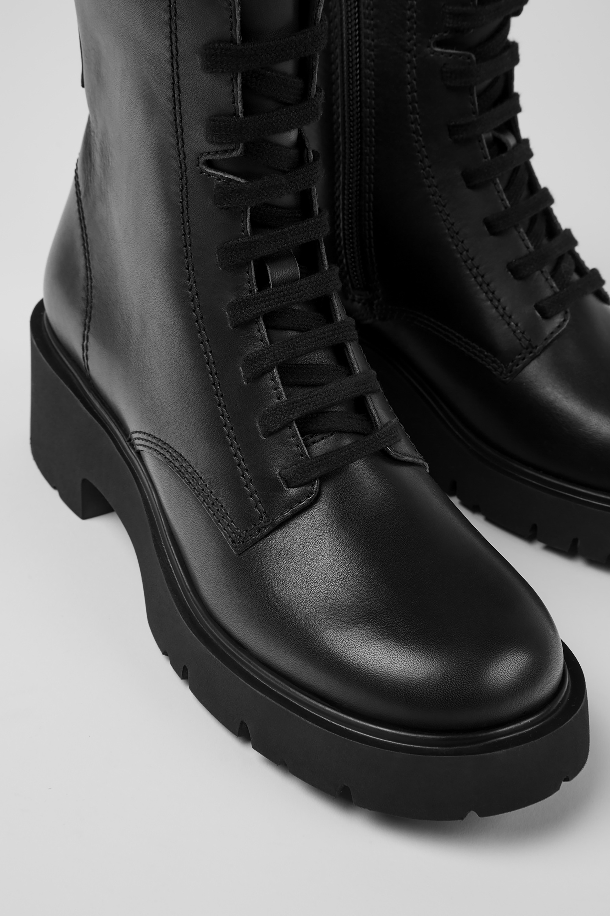 Milah - Schwarze Spitzenstiefel für Damen