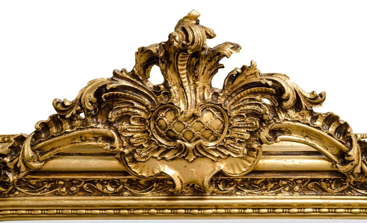 is a Europe-wide renowned producer and distributor of baroque furniture and luxury decorative items