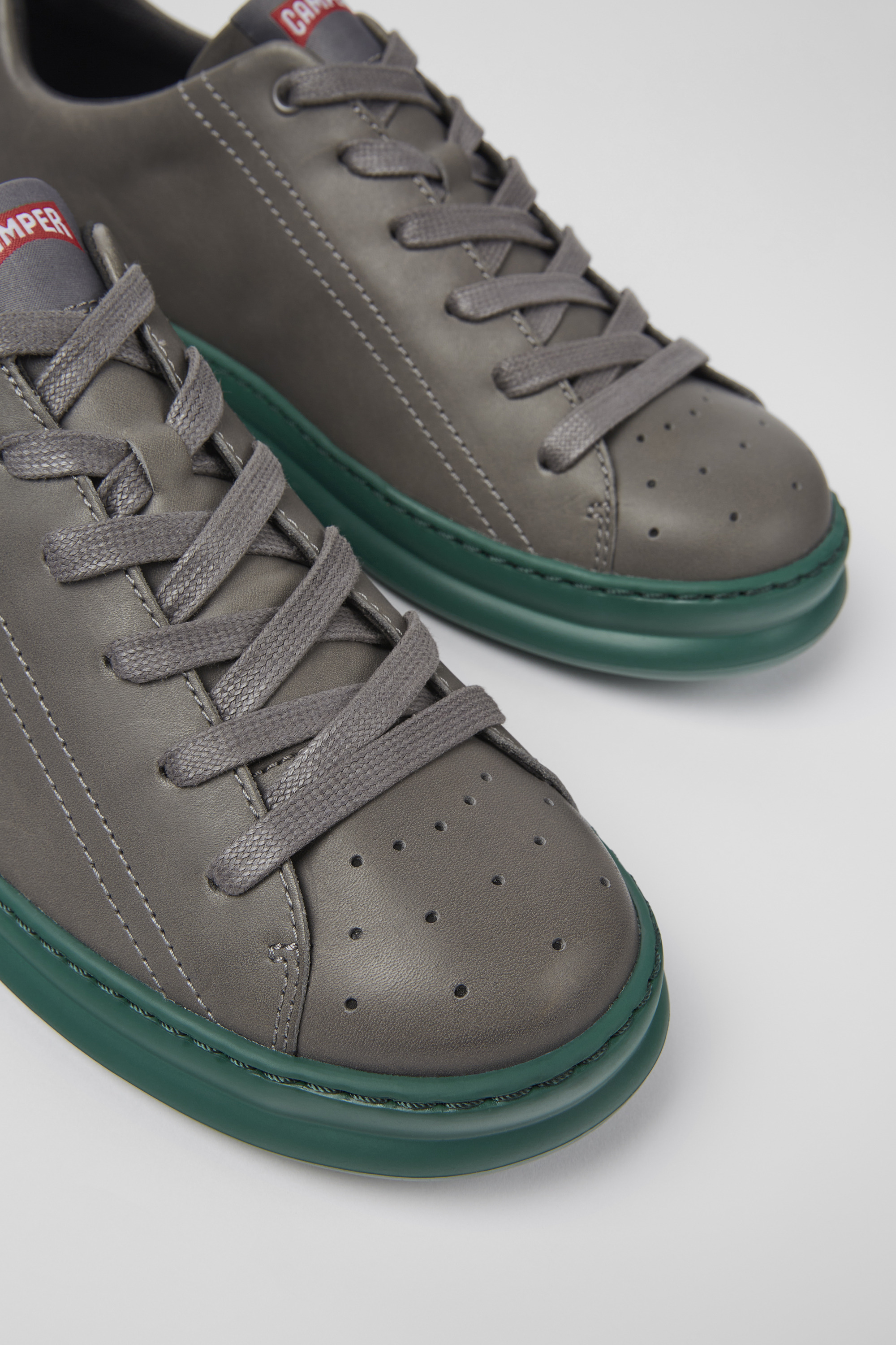 Läufer - Graue Leder Turnschuhe für Herren