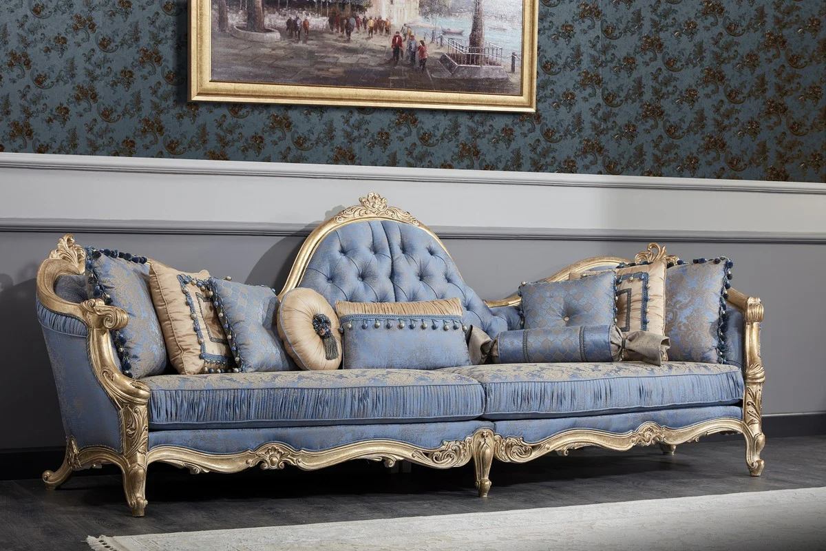 Luxus Barock Wohnzimmer Set Hellblau / Weiß / Antik Gold - 2 Sofas & 2 Sessel & 1 Couchtisch & 2 Beistelltische - Barock Wohnzimmer Möbel - Edel & Prunkvoll