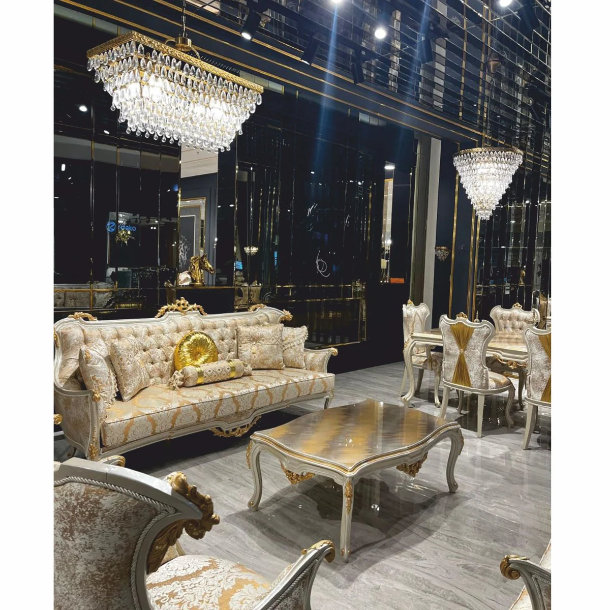 Luxury Baroque living room sofa gold / white / gray / gold H. 239 cm - Baroque furniture