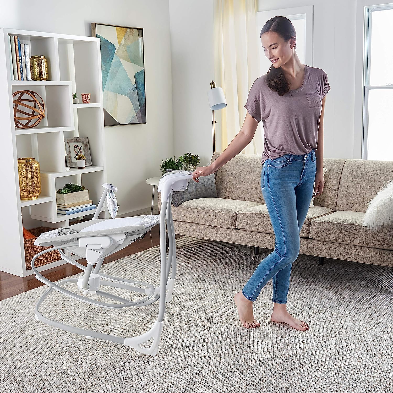 Leichte, kompakte 6-Gang-Multirichtungs-Babyschaukel, Vibrationen und Naturgeräusche, 0–9 Monate, 6–20 Pfund (Pink Cassidy)