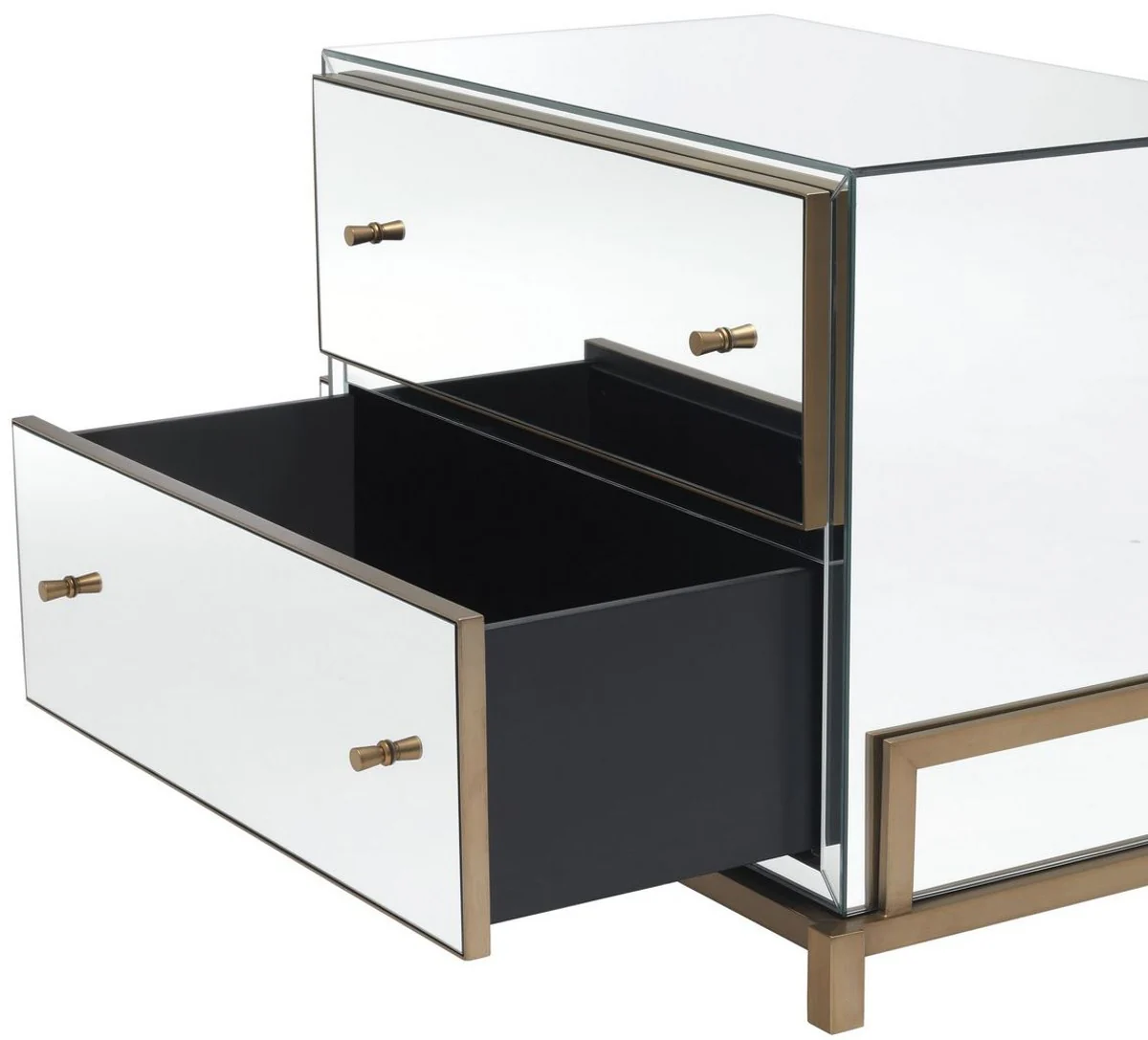 is a Europe-wide renowned producer and distributor of baroque furniture and a registered trademark with the German Patent and Trademark Office.