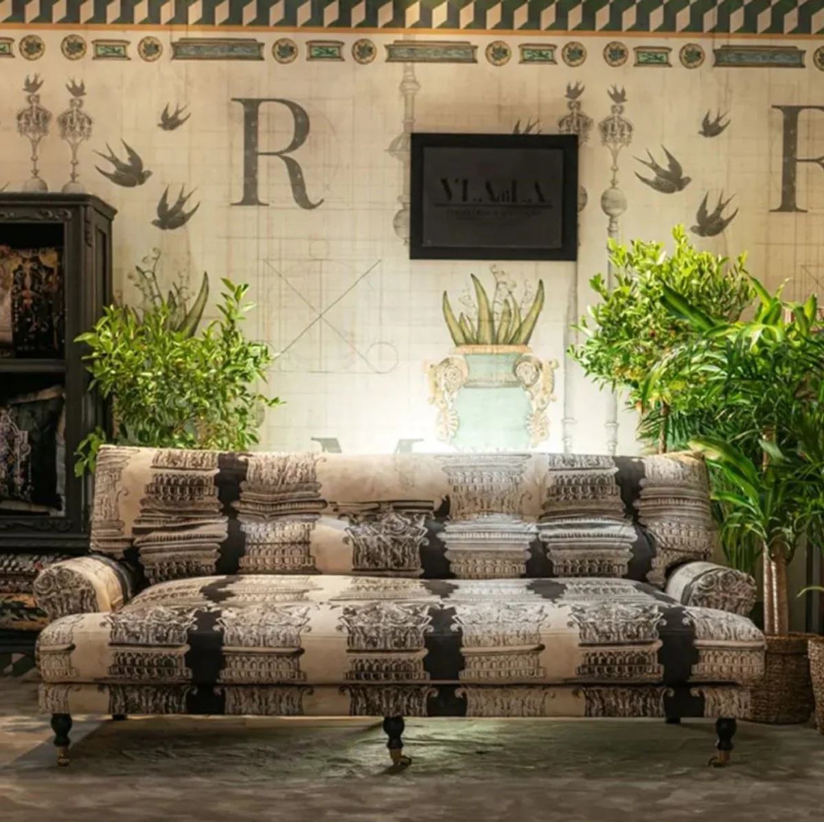 Luxury velvet sofa cream / white / black / brass 200 x 100 x H. 87 cm - living room sofa - hotel sofa - living room furniture - hotel furniture - luxury furniture - living room furnishings