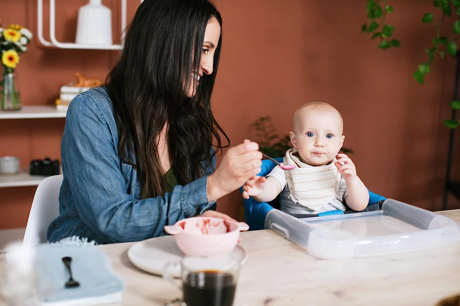 Fast Table Chair – Preisgekrönter Babyhochstuhl zum Essen und Essen – kompakt, tragbar und faltbar – hinterlässt keine Kratzer – für Babys von 6–36 Monaten und 1–3 Jahre alte Kleinkinder – Schwarz